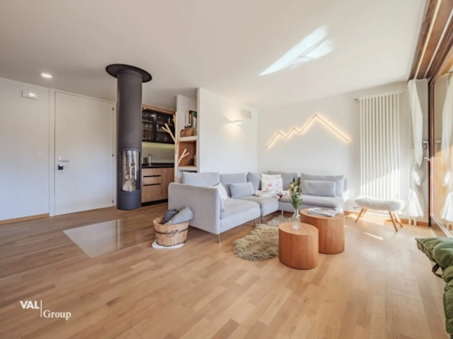 Stunning duplex in Crans-Montana - Photo 2 of 16