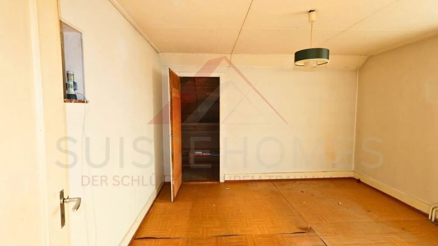 Charmantes 4,5-Zimmer-Haus - außergewöhnlicher Panoramablick, absolute Ruhe, 2 große Terrassen - Foto 12 von 18