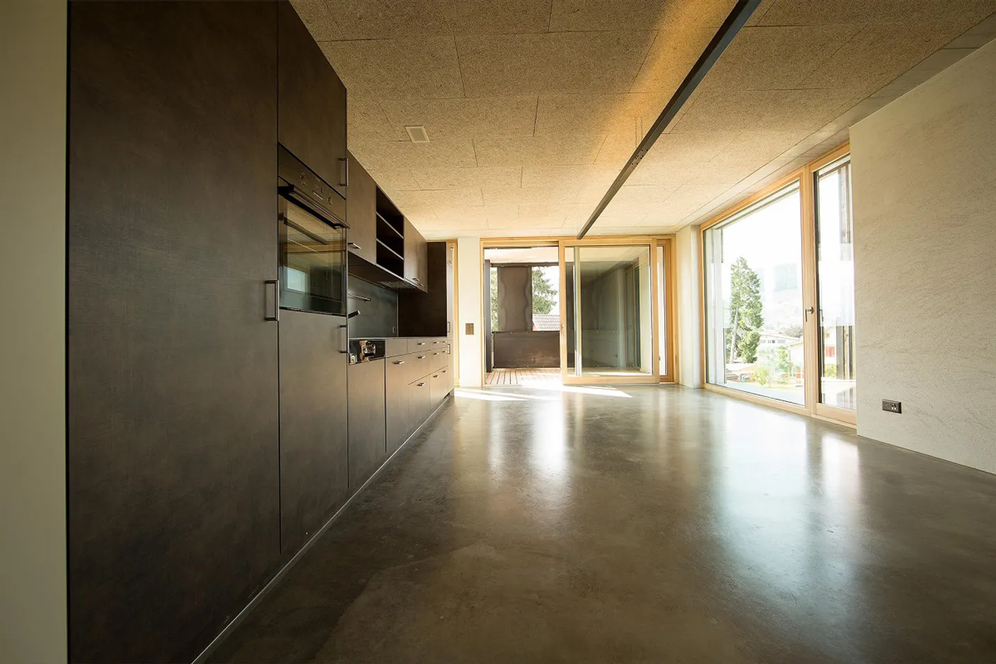 Loft F11 - 60m2 con terrazza coperta e lounge - www.erica.ch - Foto 4 di 14