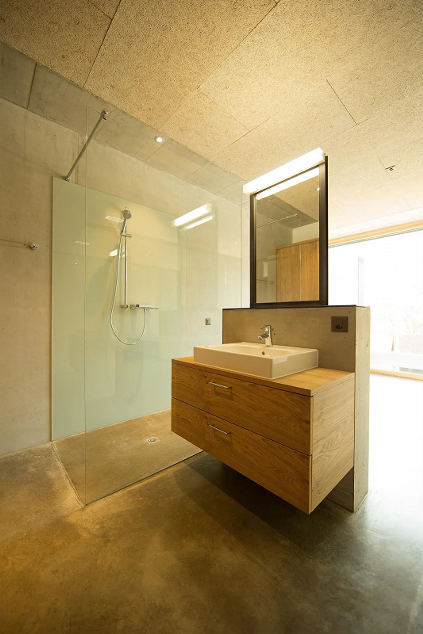 Loft F11 - 60m2 con terrazza coperta e lounge - www.erica.ch - Foto 6 di 14