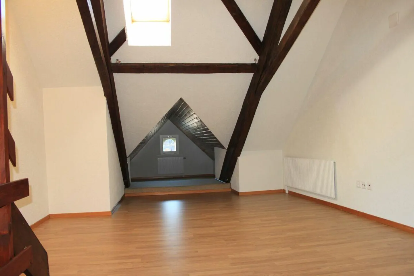 Vivre au centre d'Altstätten, appartement sous les toits - Photo 4 sur 10