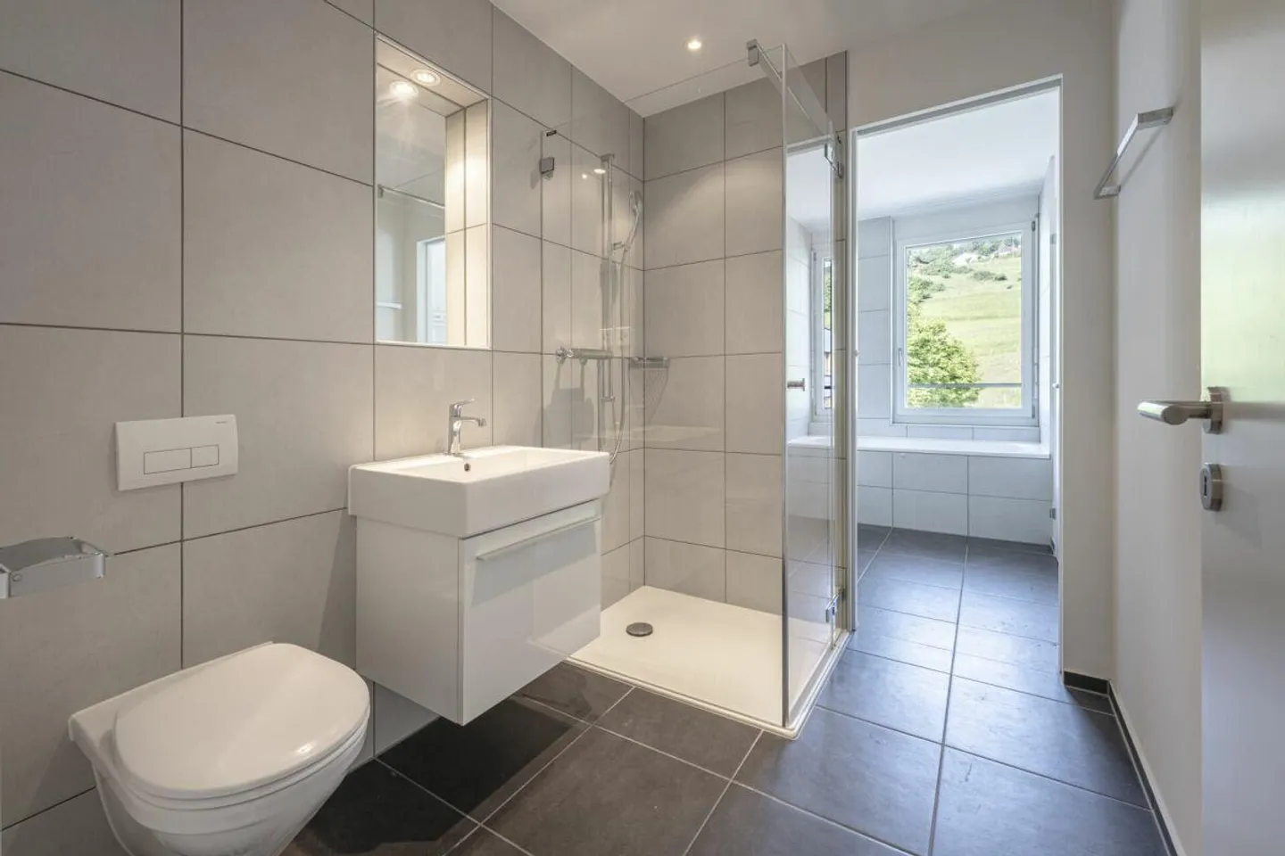 Condominio moderno con giardino privato: 120 m² di puro verde - Foto 2 di 9