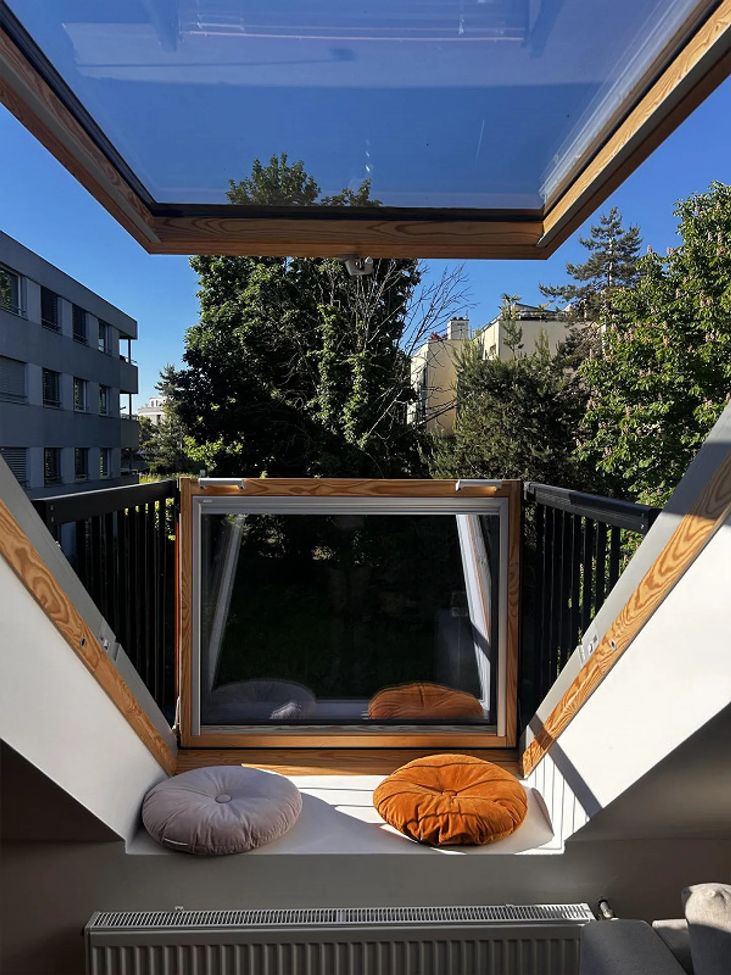 Charmante Dachgeschosswohnung Nähe Grenze - Foto 2 von 5