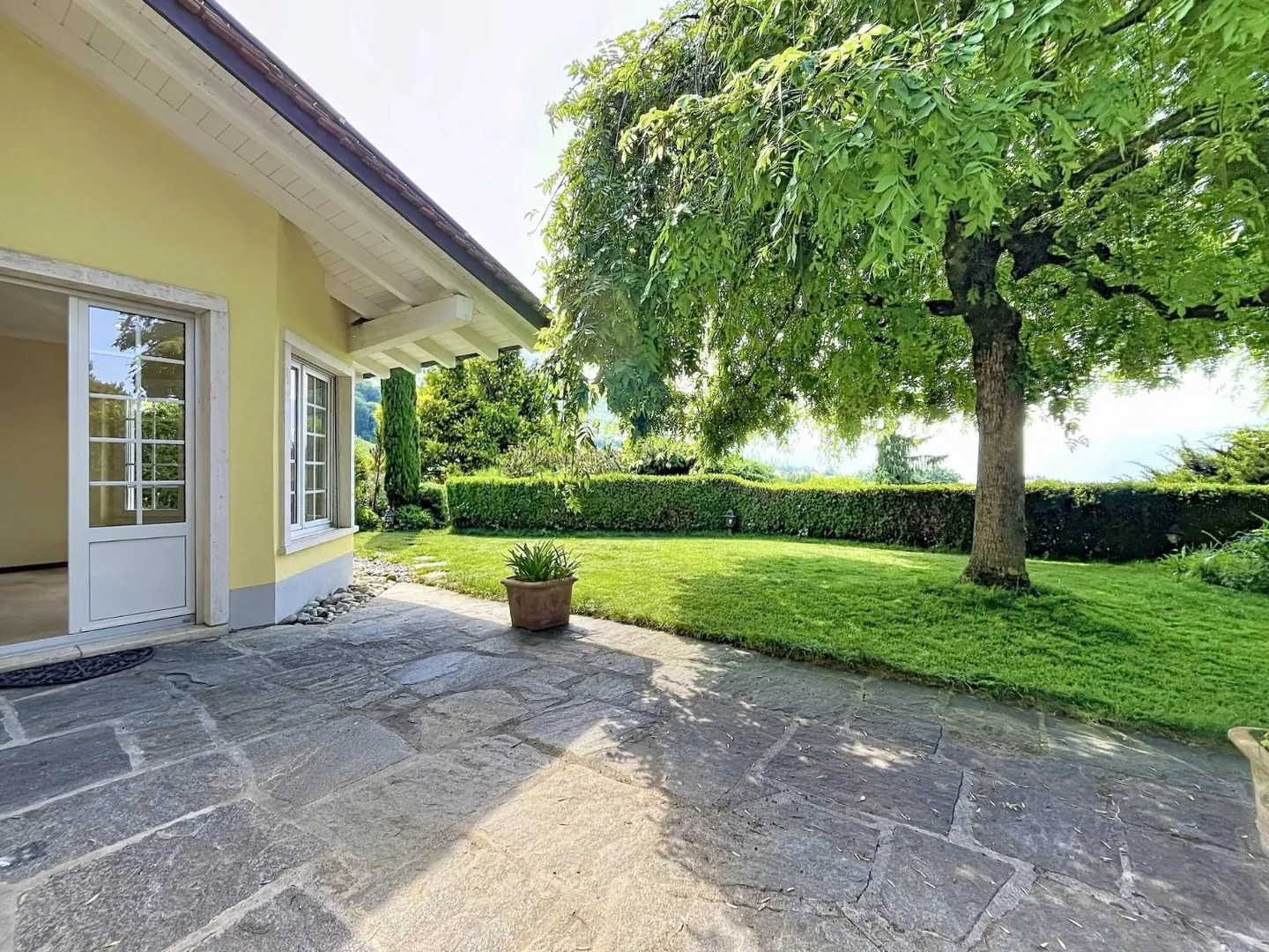 Maison dans un endroit calme avec jardin et vue sur le lac - Photo 6 sur 13