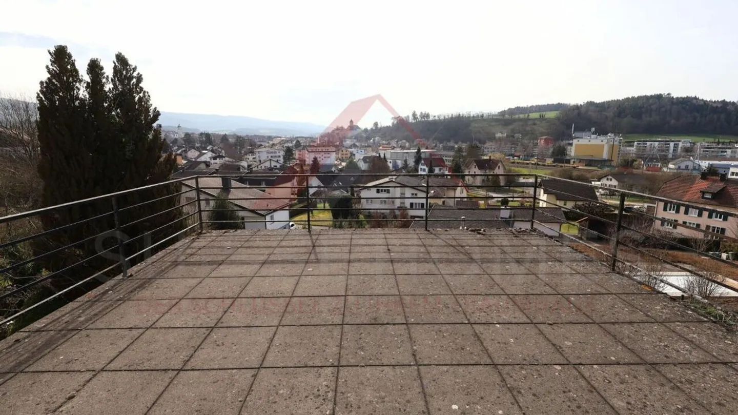 Charmantes 4,5-Zimmer-Haus - außergewöhnlicher Panoramablick, absolute Ruhe, 2 große Terrassen - Foto 16 von 18