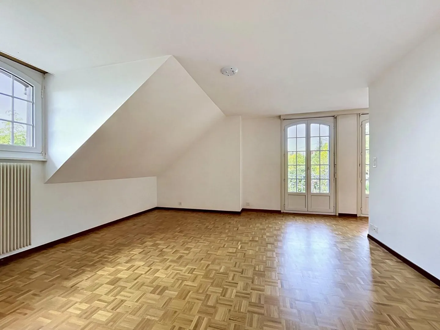 Maison dans un endroit calme avec jardin et vue sur le lac - Photo 9 sur 13