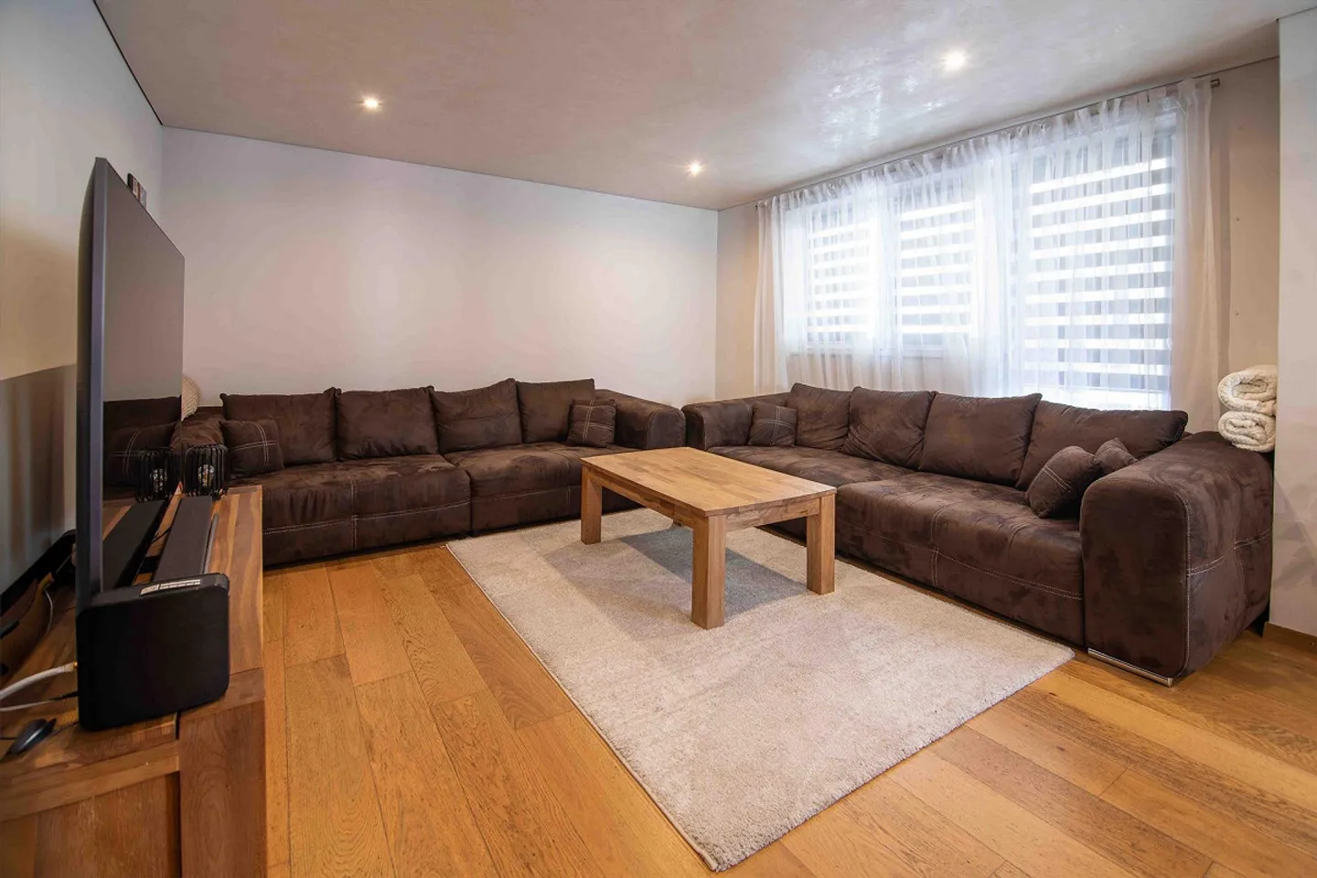 Completely renovated multi-family house with 3 residential units, garage and... - Photo 5 of 23