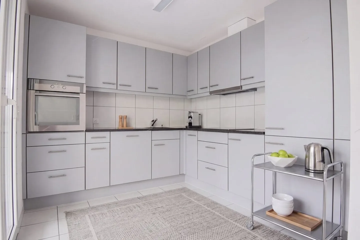 Moderno appartamento di 3,5 stanze con balcone vetrato - Foto 1 di 10