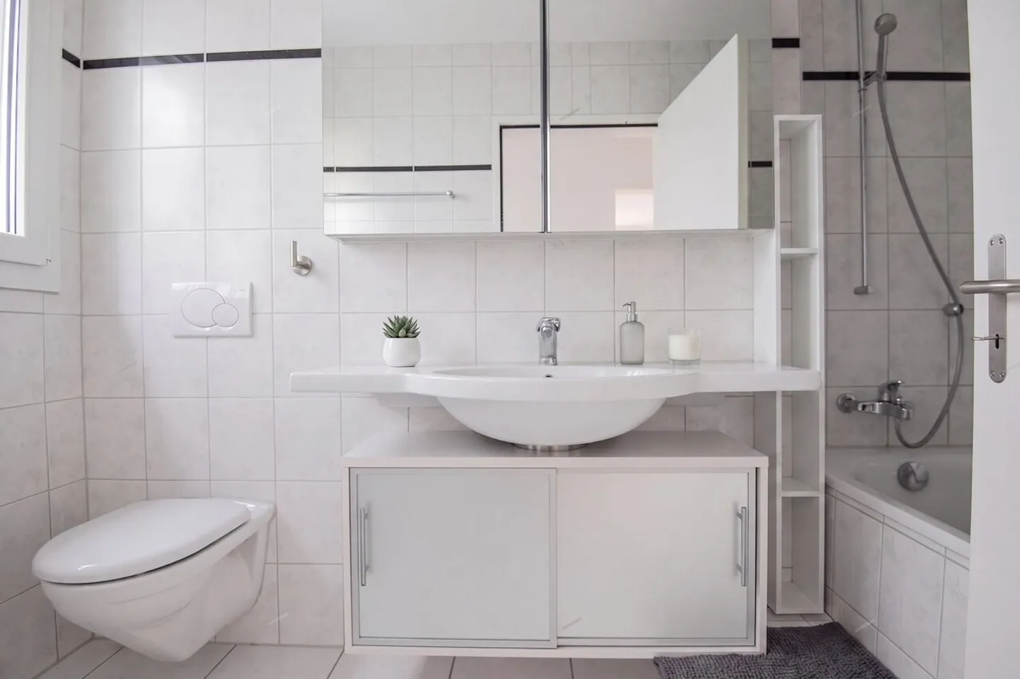 Moderno appartamento di 3,5 stanze con balcone vetrato - Foto 4 di 10