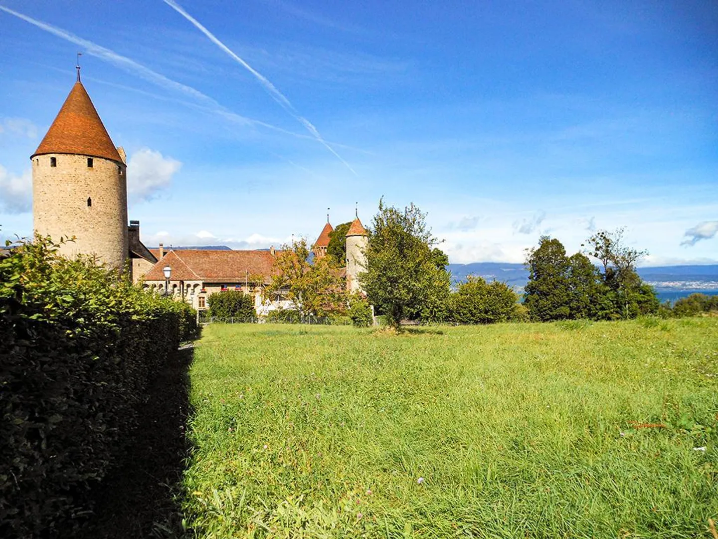 ESTAVAYER-LE-LAC - NUOVO APPARTAMENTO CON MOLTO FASCINO - Foto 1 di 3