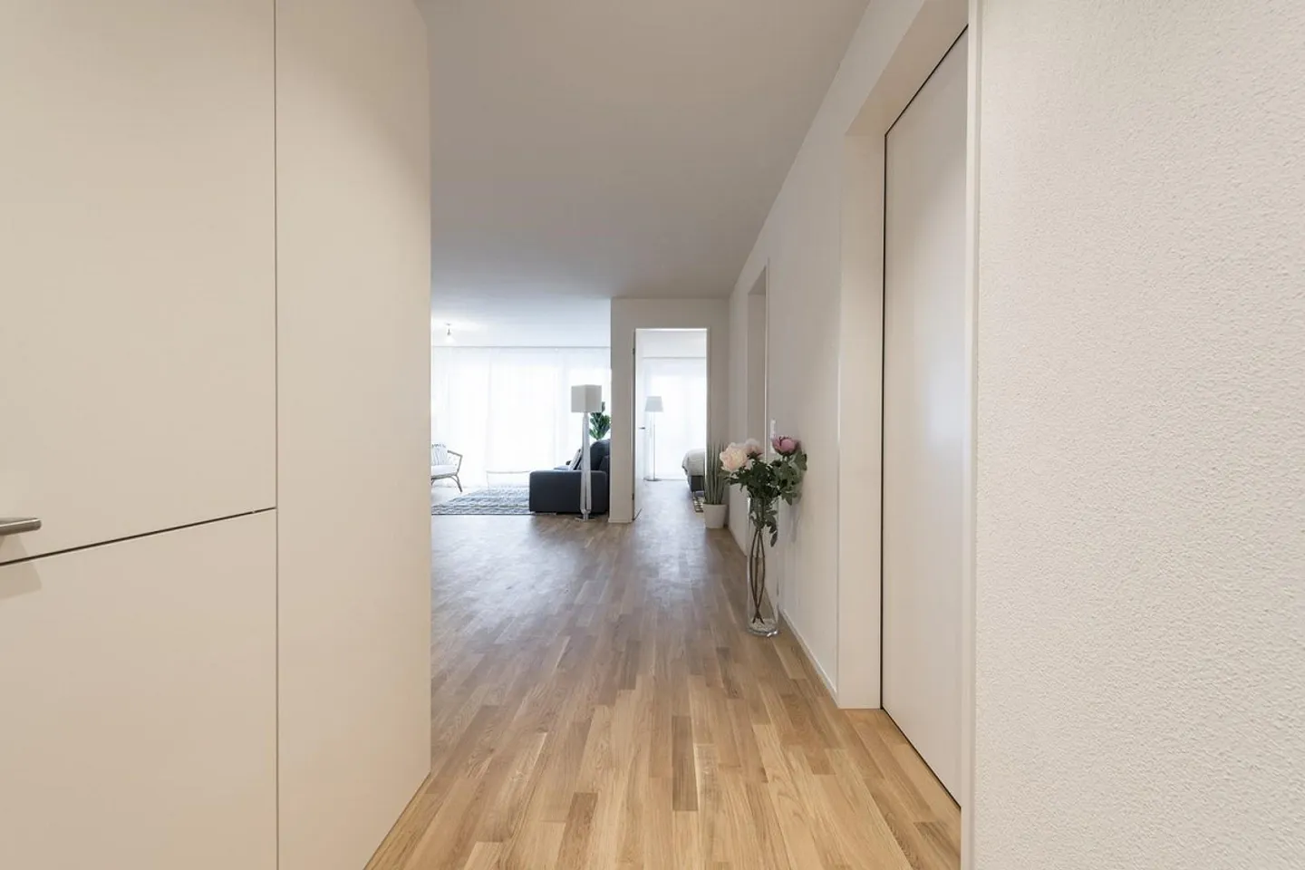 Vivere con stile in una posizione centrale – Appartamento di 2,5 stanze con balcone - Foto 2 di 7