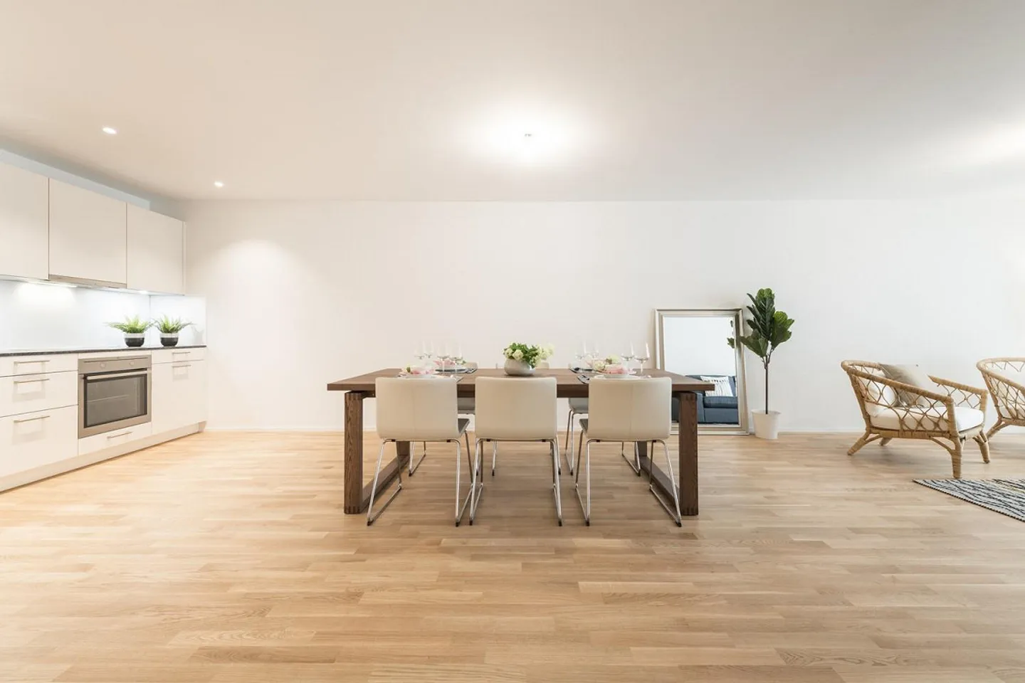Vivere con stile in una posizione centrale – Appartamento di 2,5 stanze con balcone - Foto 3 di 7
