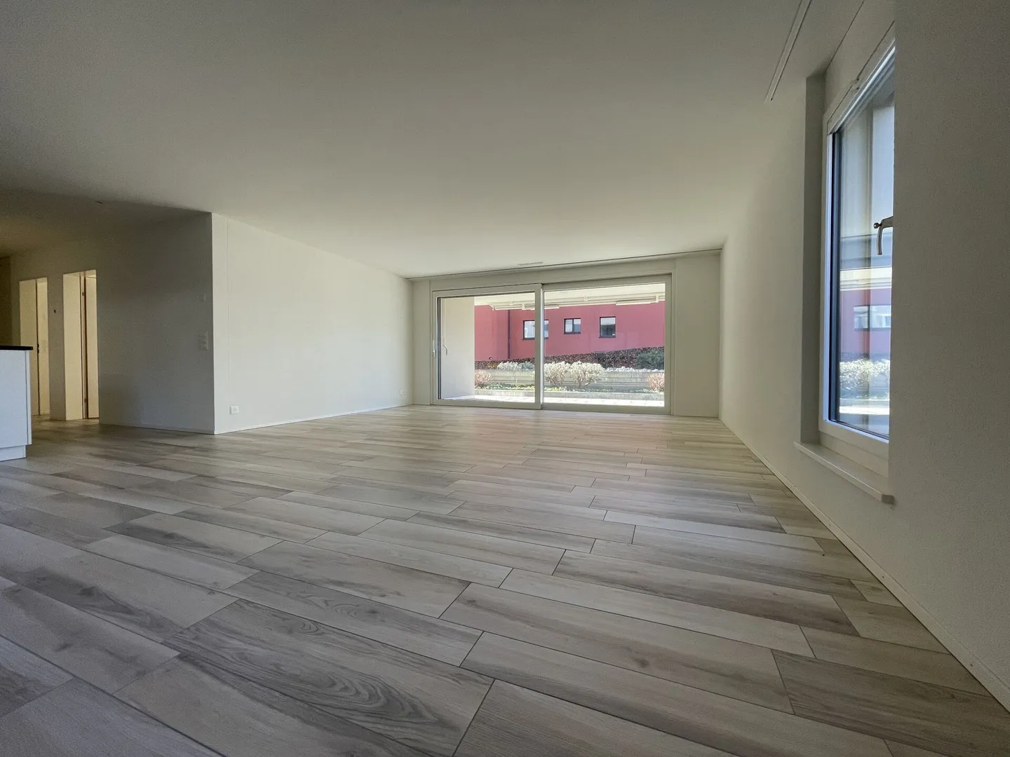 Appartement spacieux de 4,5 pièces au centre de Stäfa - Photo 2 sur 12