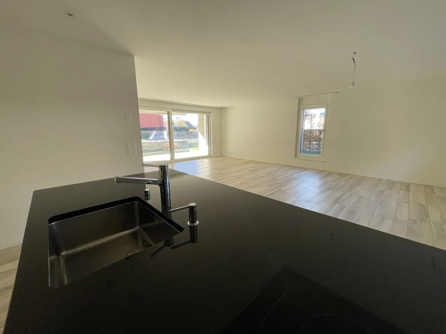 Appartement spacieux de 4,5 pièces au centre de Stäfa - Photo 3 sur 12