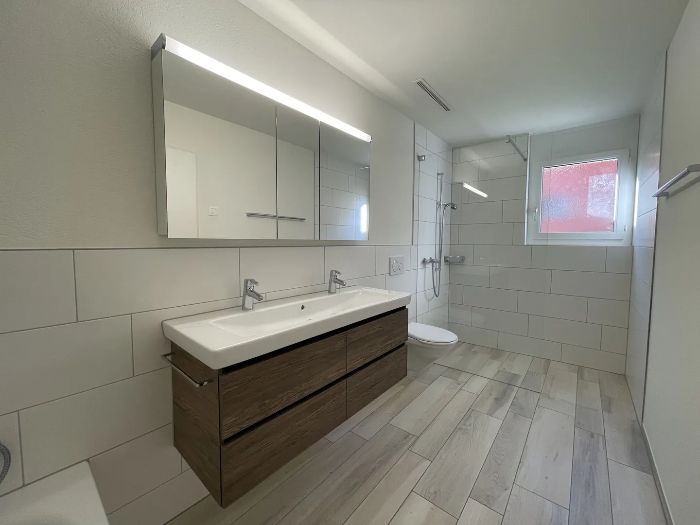 Appartement spacieux de 4,5 pièces au centre de Stäfa - Photo 6 sur 12