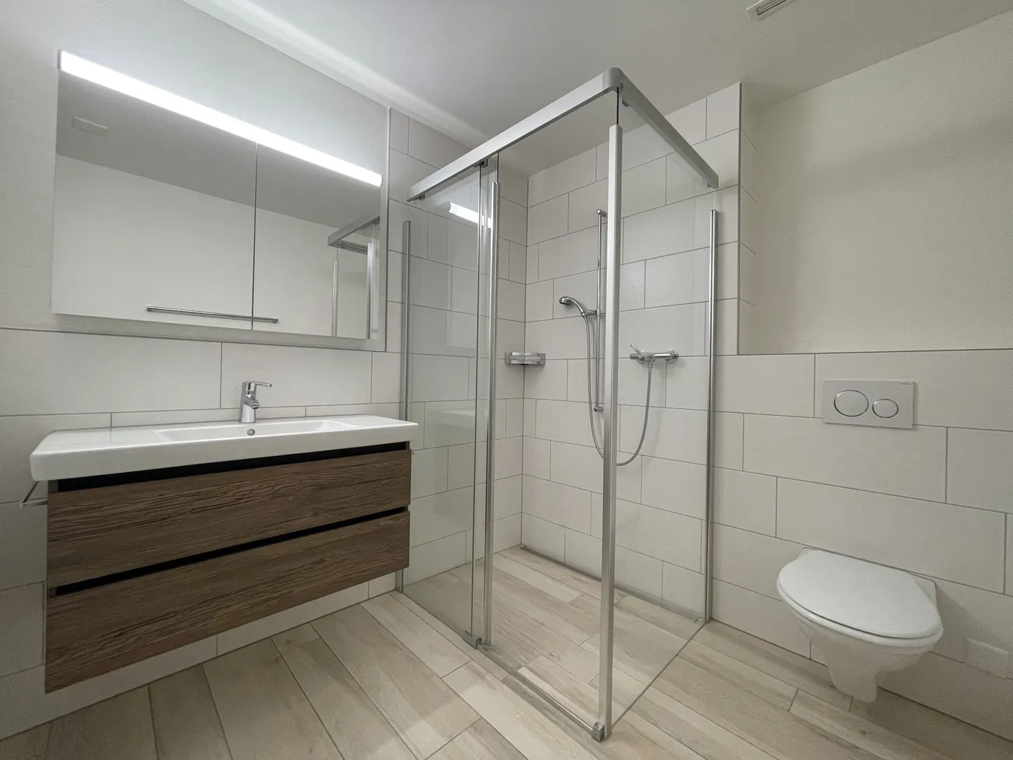 Appartement spacieux de 4,5 pièces au centre de Stäfa - Photo 7 sur 12