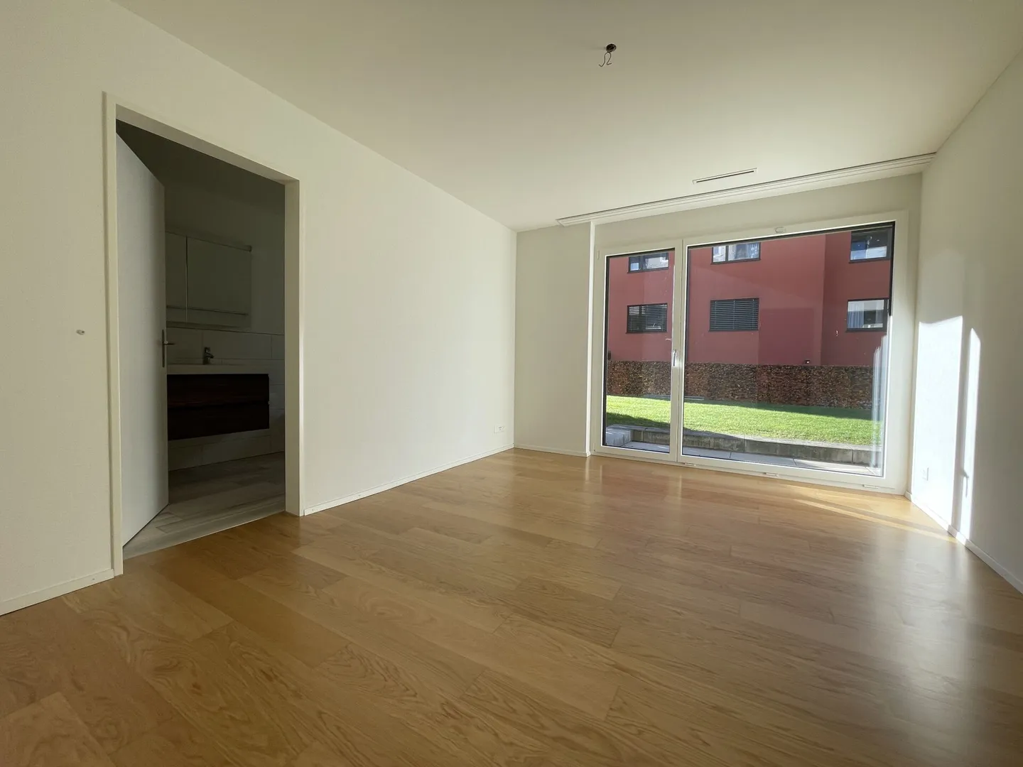 Appartement spacieux de 4,5 pièces au centre de Stäfa - Photo 9 sur 12