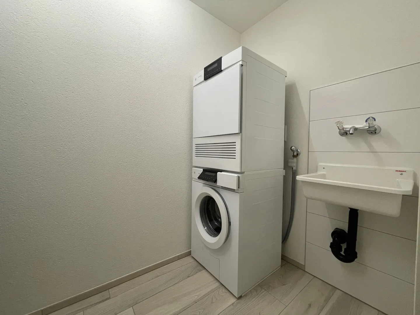 Appartement spacieux de 4,5 pièces au centre de Stäfa - Photo 11 sur 12