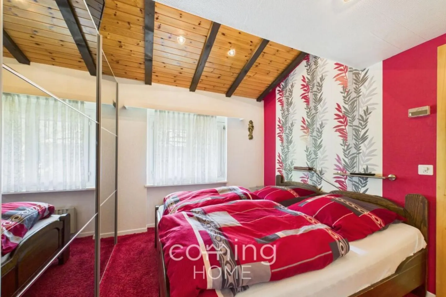 Living in Saas-Grund - 2.5 rooms with fireplace and unobstructed view - Photo 7 of 10