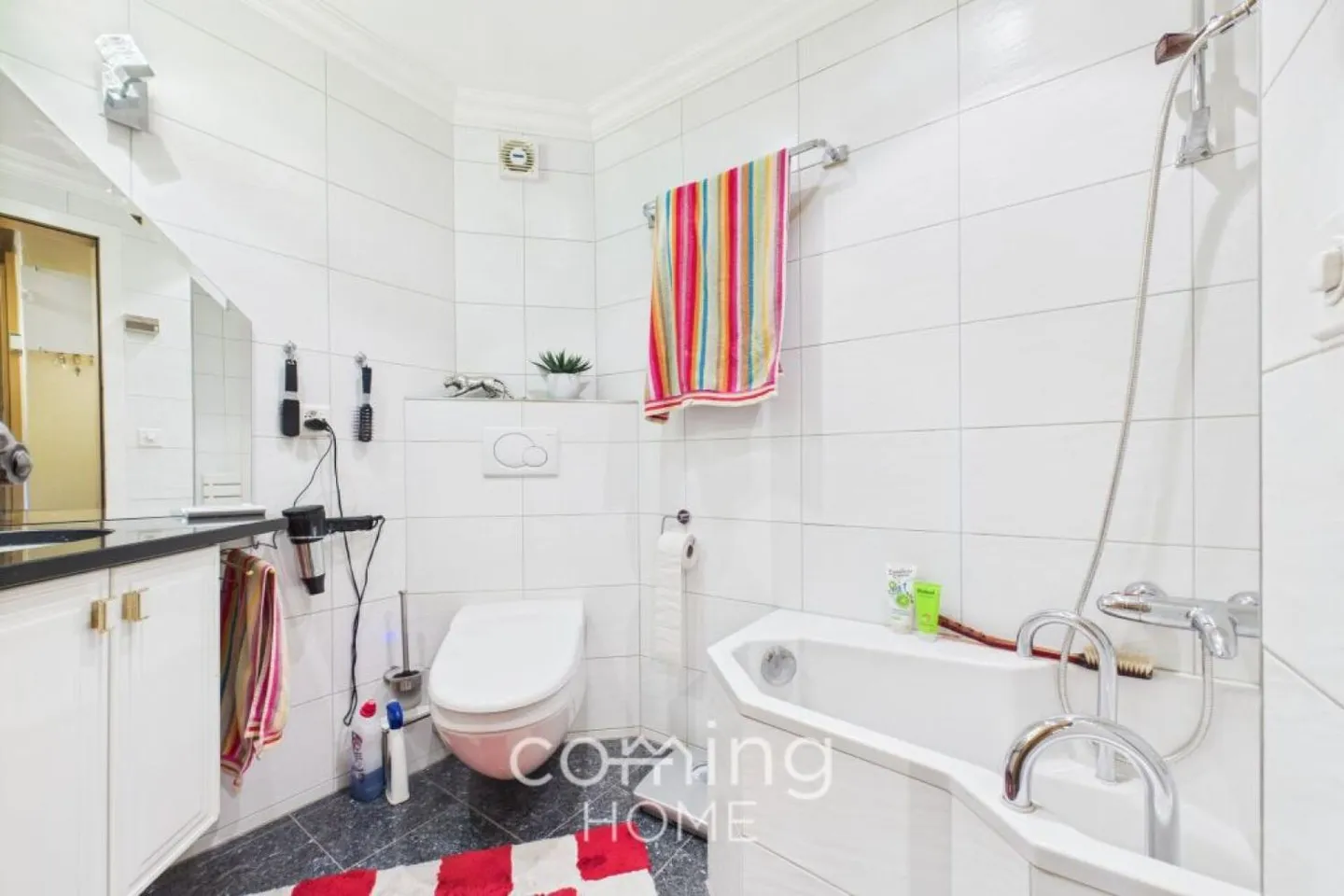 Living in Saas-Grund - 2.5 rooms with fireplace and unobstructed view - Photo 8 of 10