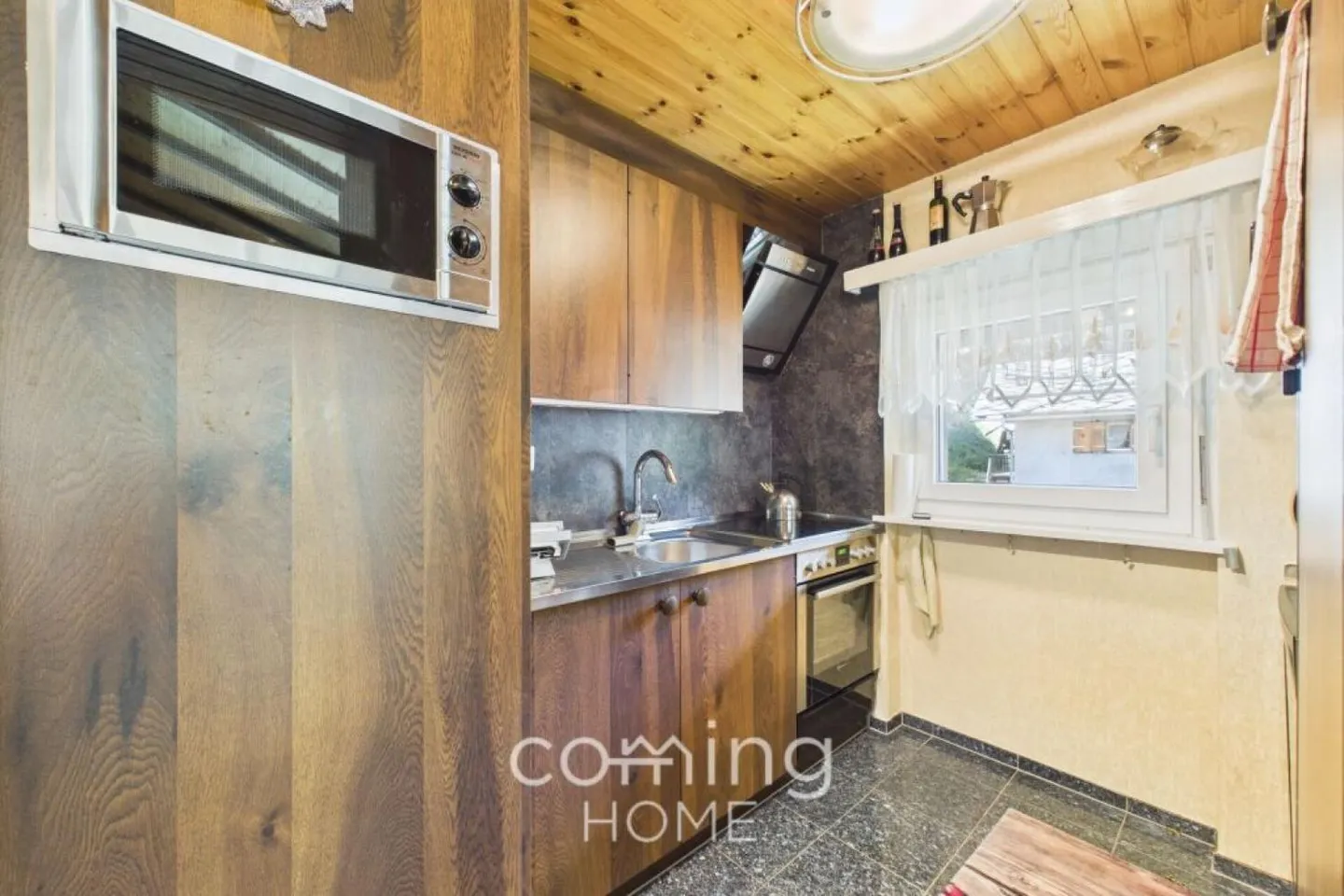 Living in Saas-Grund - 2.5 rooms with fireplace and unobstructed view - Photo 6 of 10