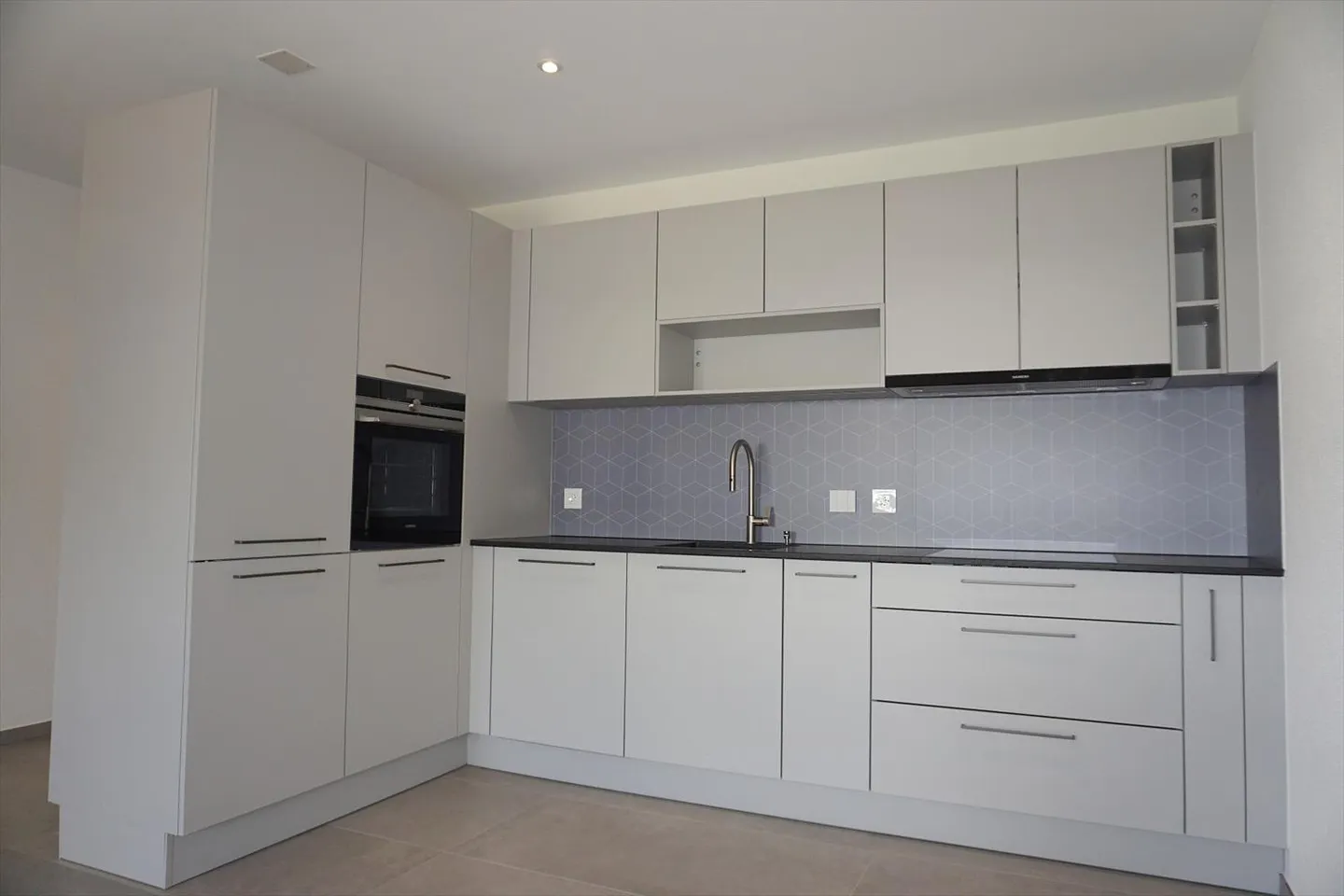 Appartamento di 3,5 locali - Superficie netta di 74 m2 - Terrazza di 19 m2 - esposto a ovest - Foto 2 di 13