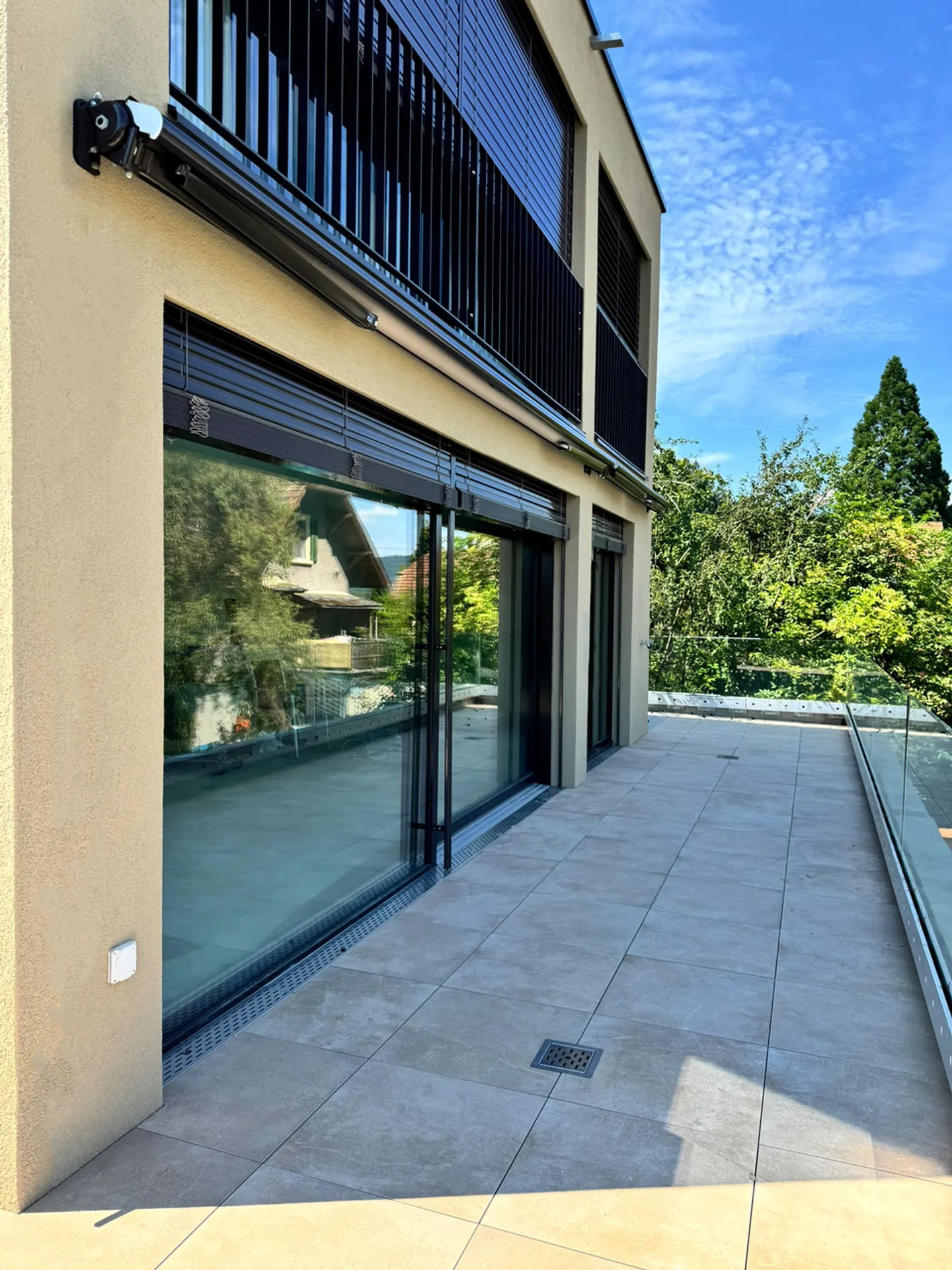 3.5-Zimmer-Terrassenwohnung mit hochwertiger Ausstattung - Foto 1 von 8