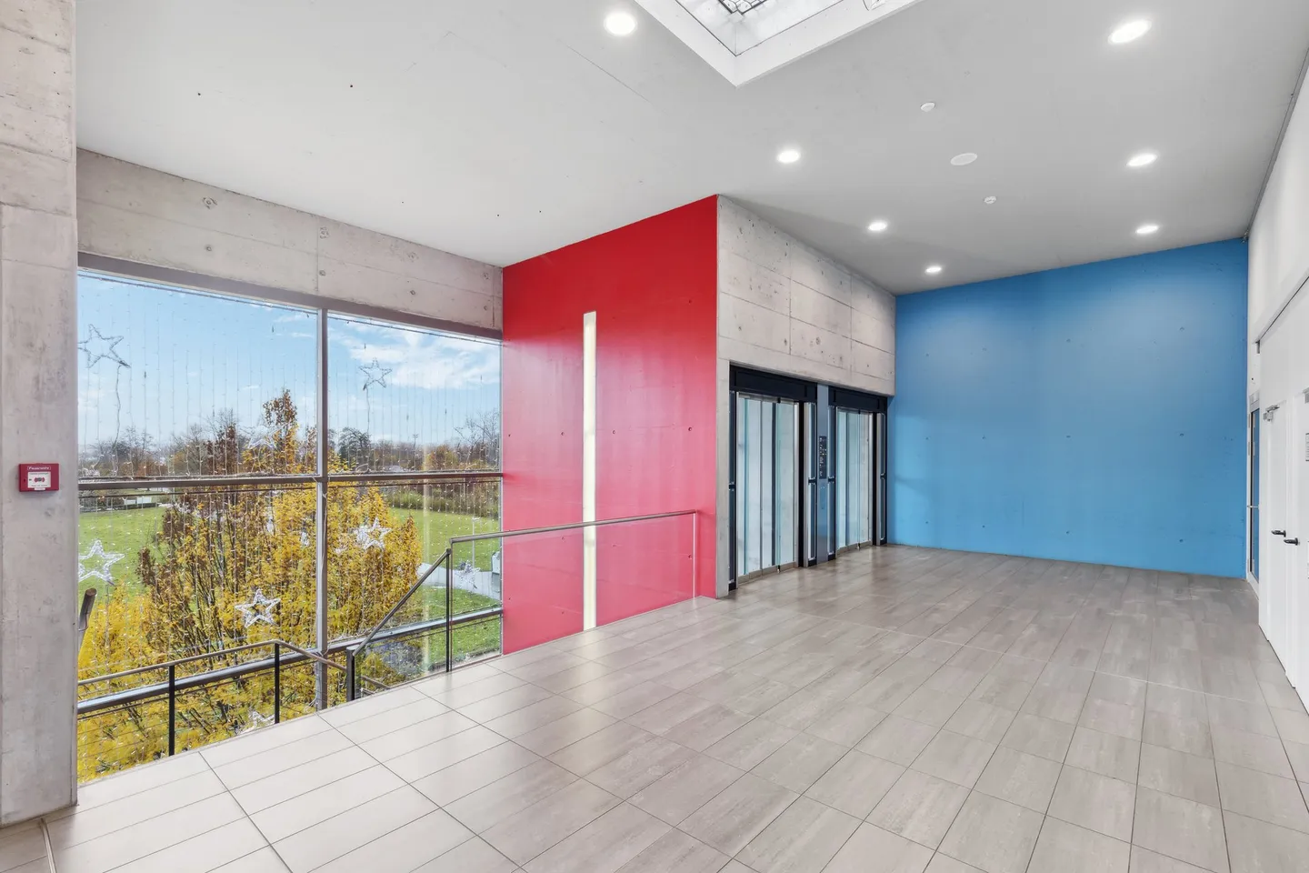 Attractive rental property on the 2nd floor of the Seepark shopping center - Photo 5 of 10