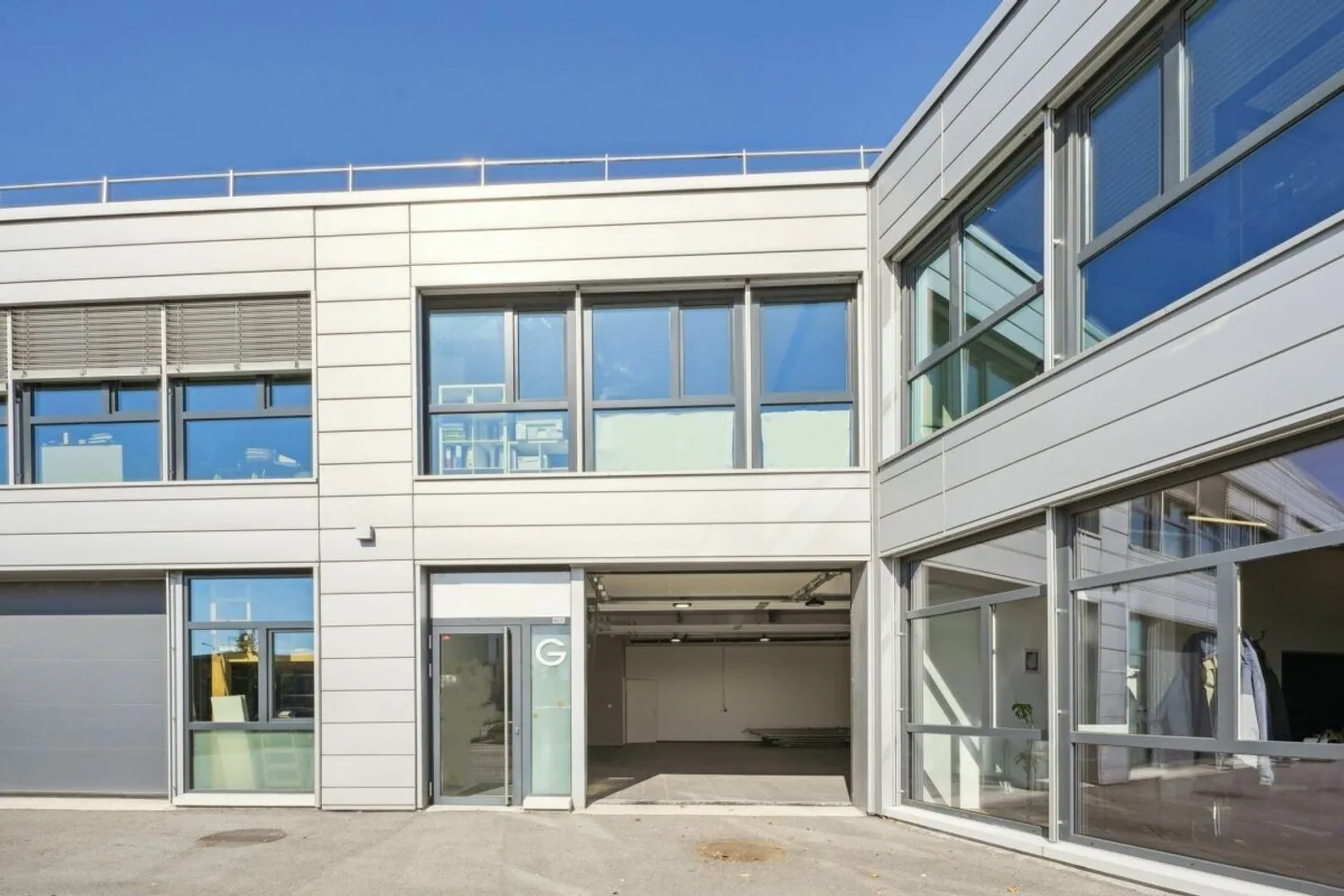 «Yverdon - Moderne Industriehalle von 195 m²» - Photo 3 of 14