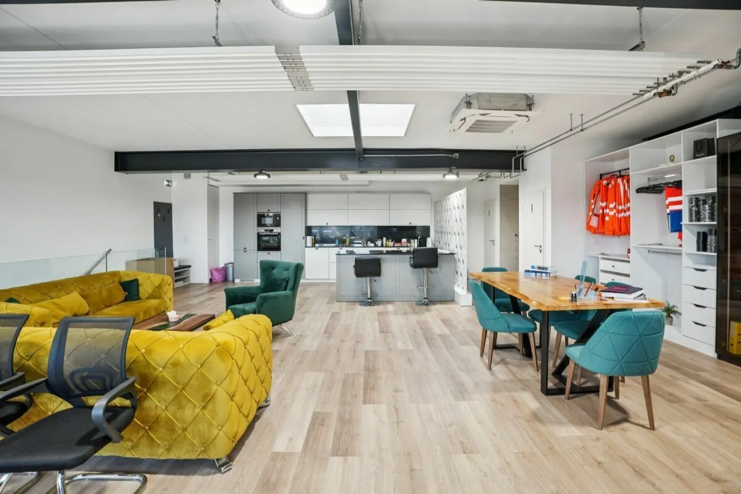 «Yverdon - Moderne Industriehalle von 195 m²» - Photo 10 of 14