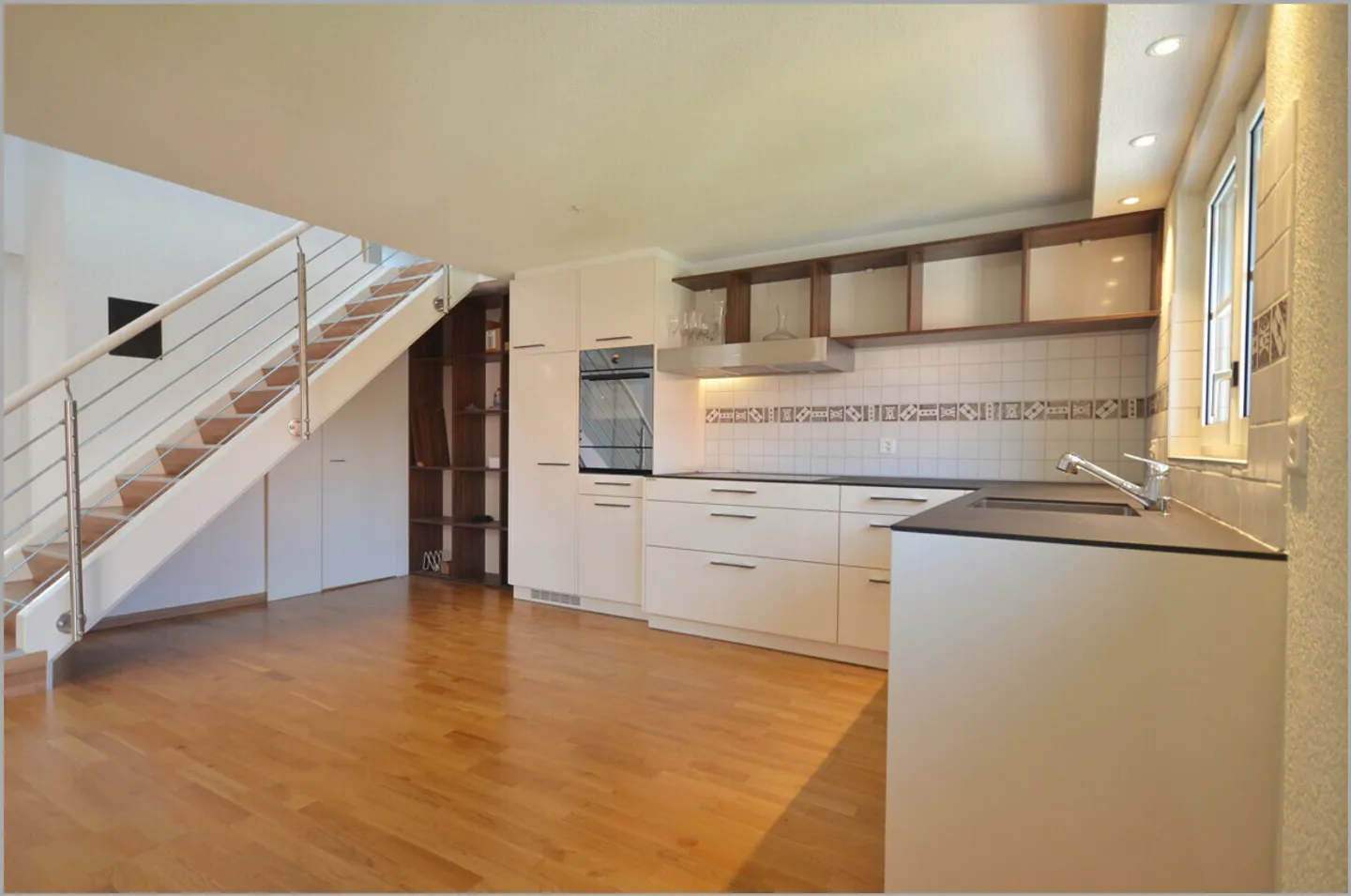 Moderne Attika-Maisonette mit traumhafter Aussicht! - Foto 2 von 13