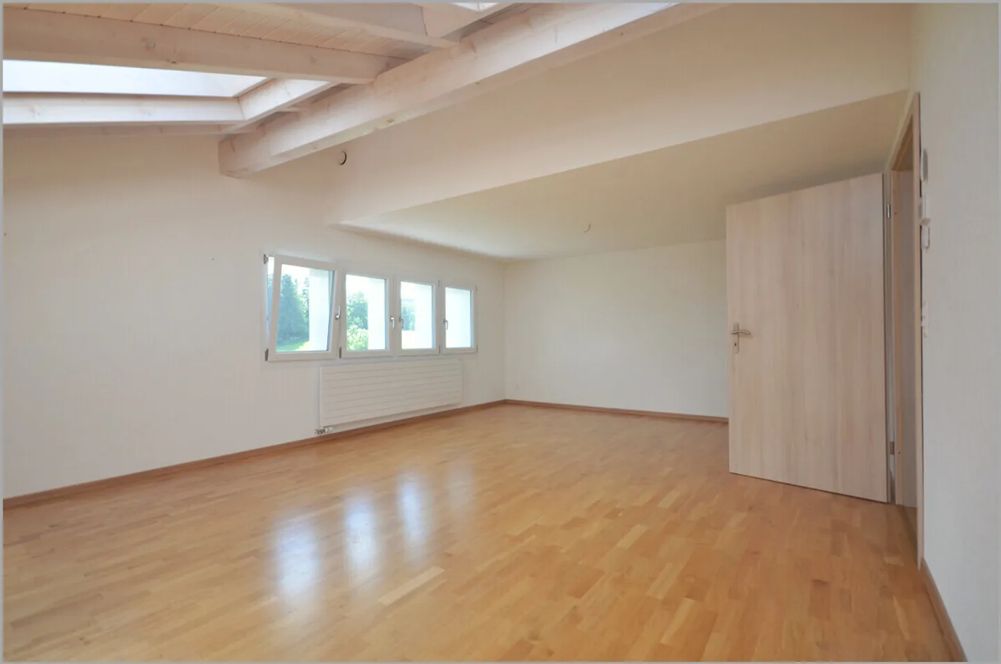 Moderne Attika-Maisonette mit traumhafter Aussicht! - Foto 7 von 13