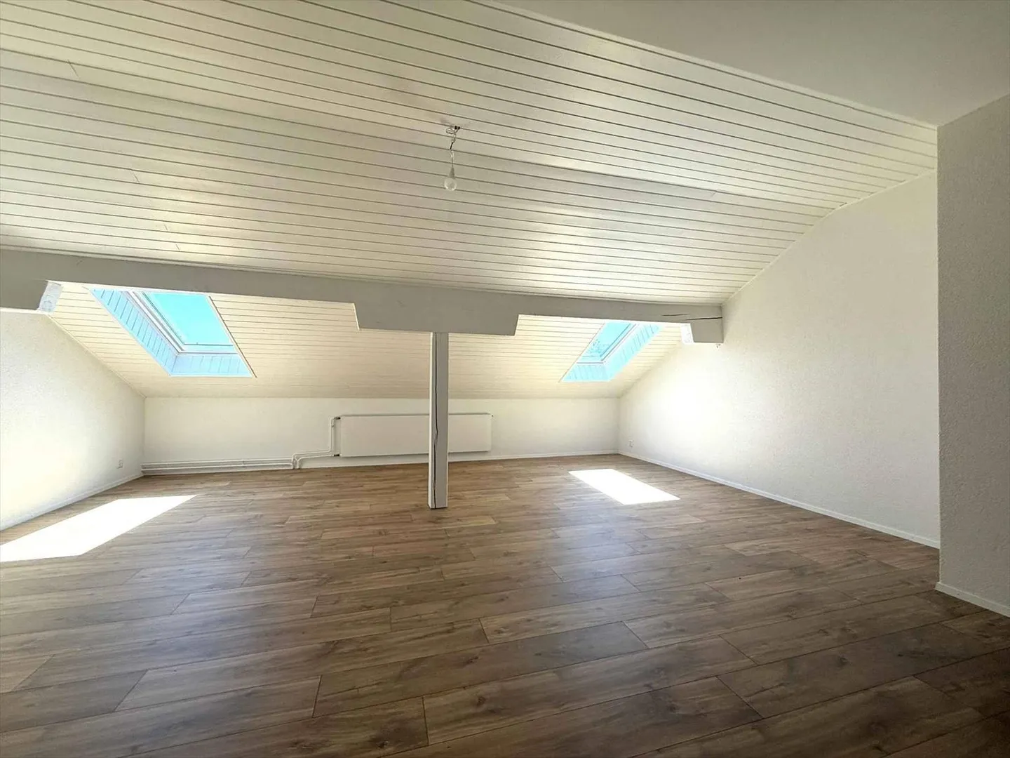Komplette Renovierung, wunderschöne neue Wohnung im Dachgeschoss (Loft-Typ) - Foto 2 von 6