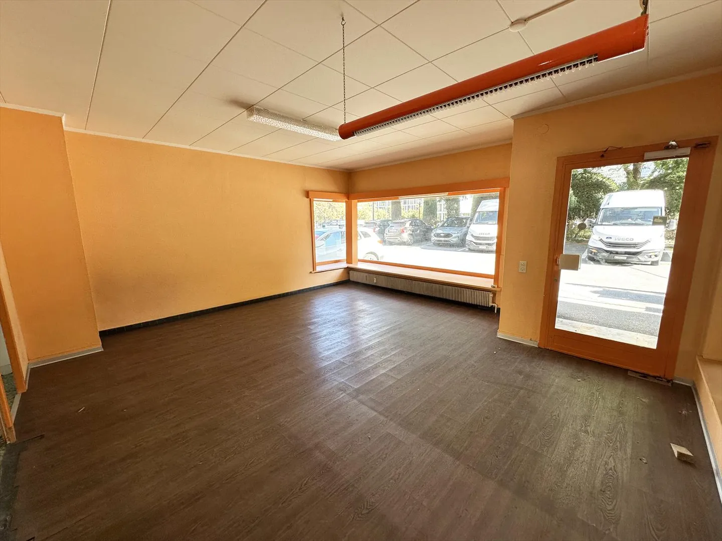 Sierre, locale commerciale con cantina ampliabile di 30 m2 su richiesta nel centro città - Foto 3 di 14