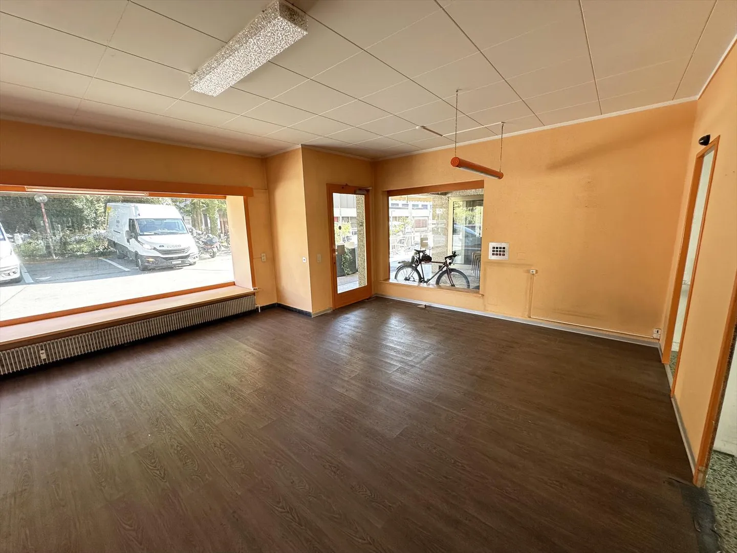 Sierre, locale commerciale con cantina ampliabile di 30 m2 su richiesta nel centro città - Foto 4 di 14