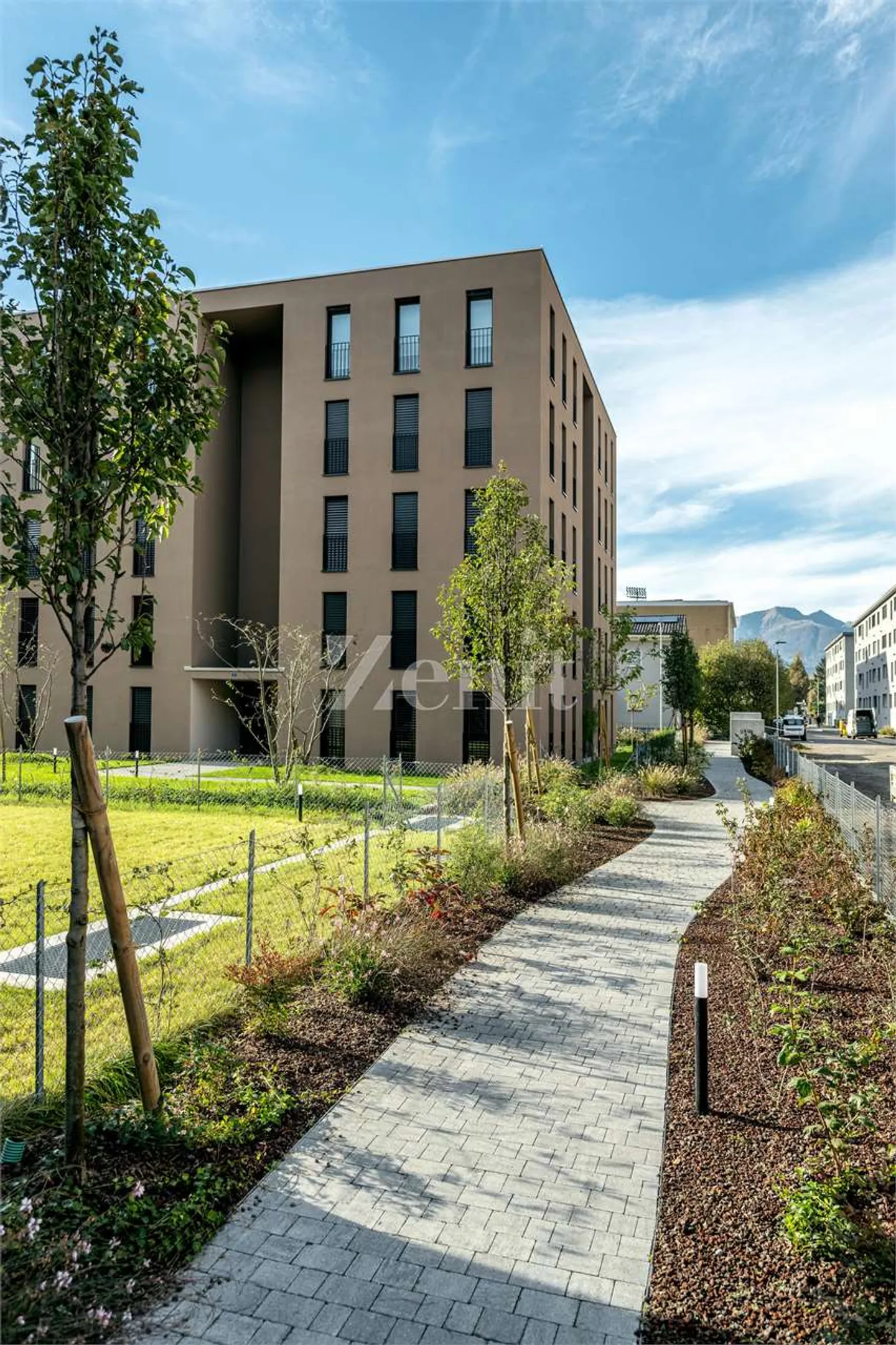 Nouvel appartement de 2,5 pièces avec jardin - Photo 1 sur 12