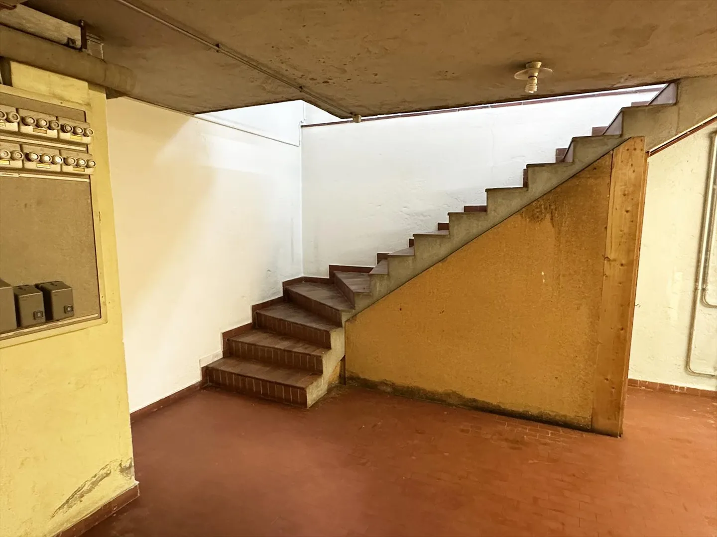 Sierre, locale commerciale con cantina ampliabile di 30 m2 su richiesta nel centro città - Foto 10 di 14