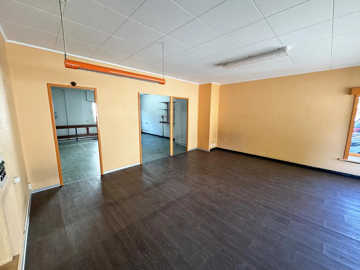 Sierre, locale commerciale con cantina ampliabile di 30 m2 su richiesta nel centro città - Foto 7 di 14