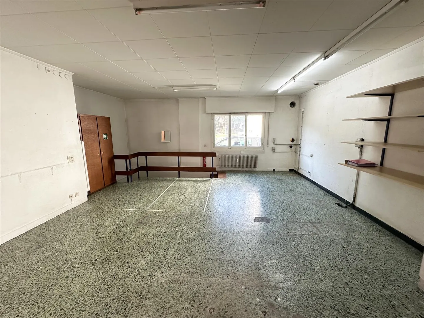 Sierre, locale commerciale con cantina ampliabile di 30 m2 su richiesta nel centro città - Foto 9 di 14