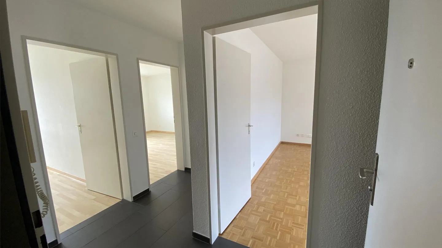 Modernes Apartment mit Balkon - Foto 7 von 13