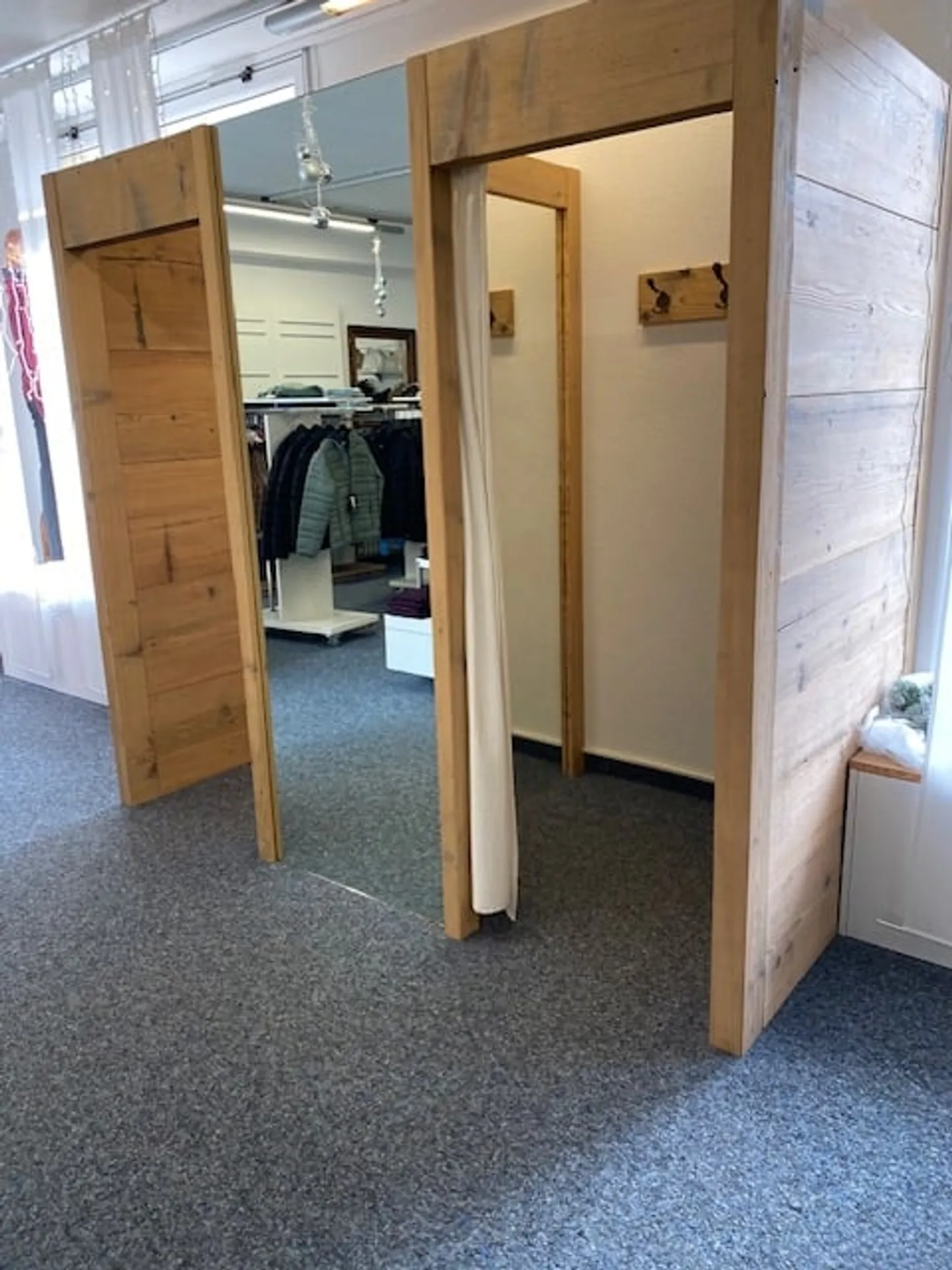 Attractive commercial space in a central location in Schüpfheim - Photo 7 of 13