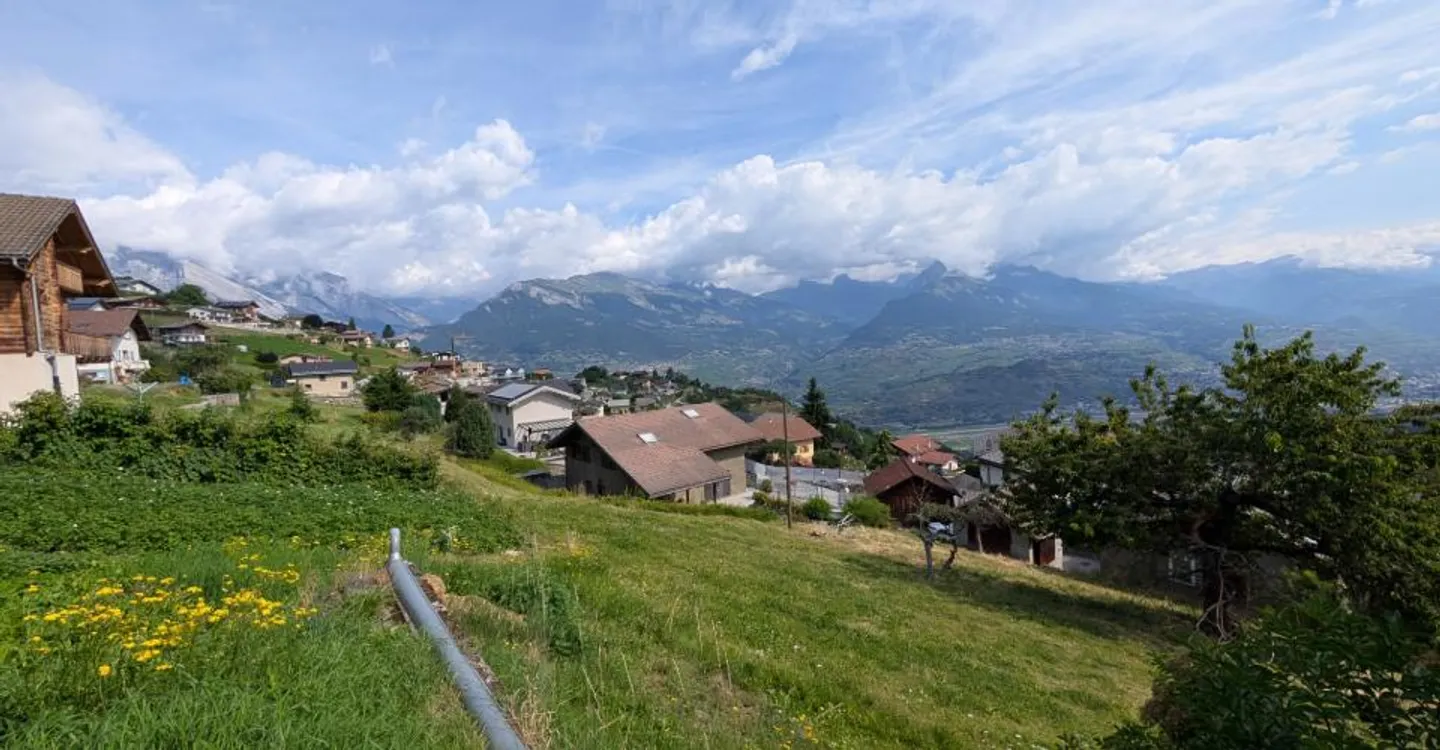 Grundstück mit Scheune - Foto 1 von 4