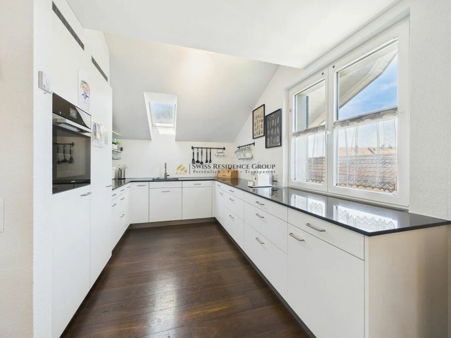 Grosszügige Dach-Maisonette mit Klimaanlage - Foto 3 von 14
