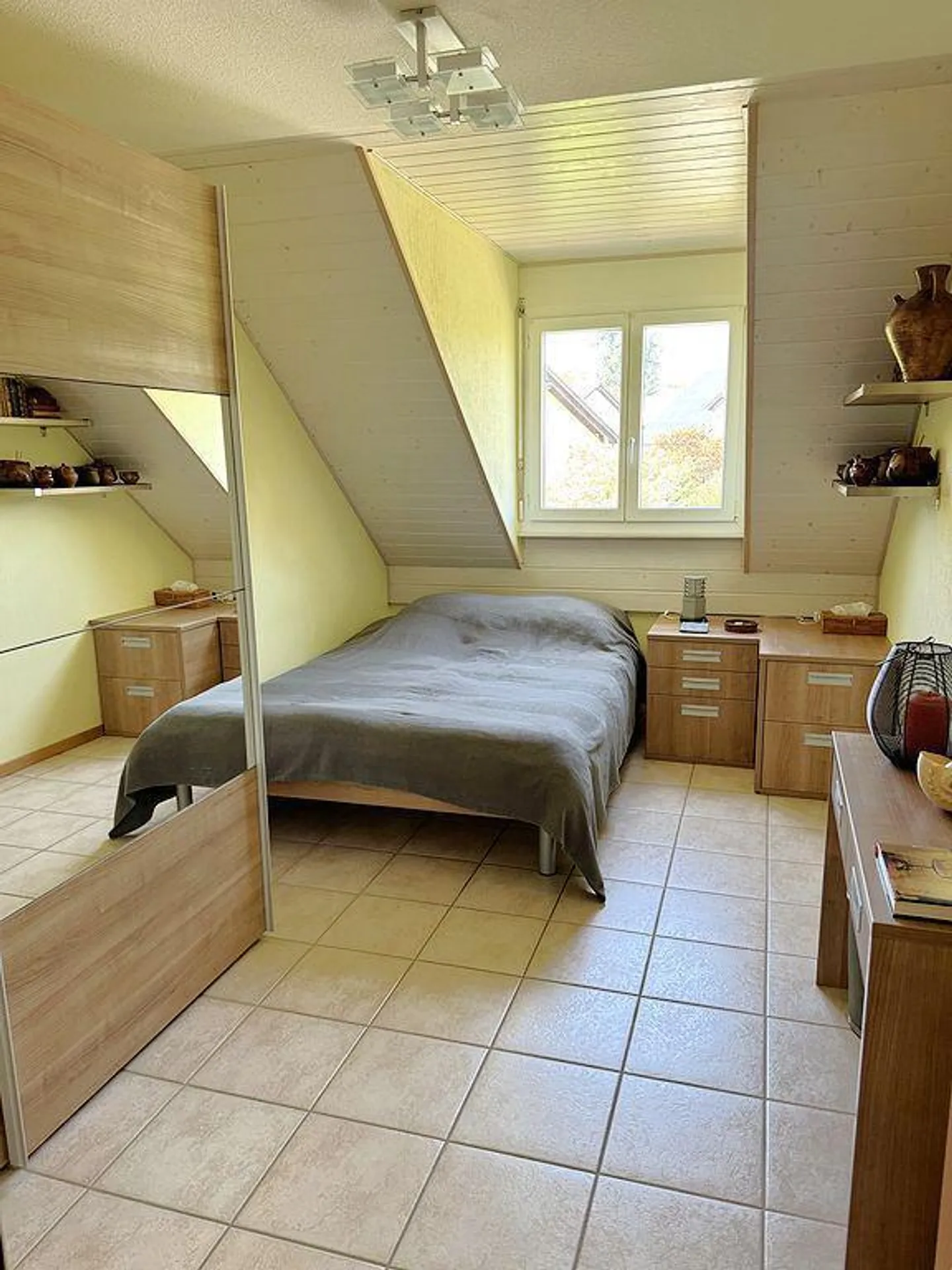 Charming semi-detached villa with 4.5 rooms, lovely landscaped garden - Photo 10 of 12