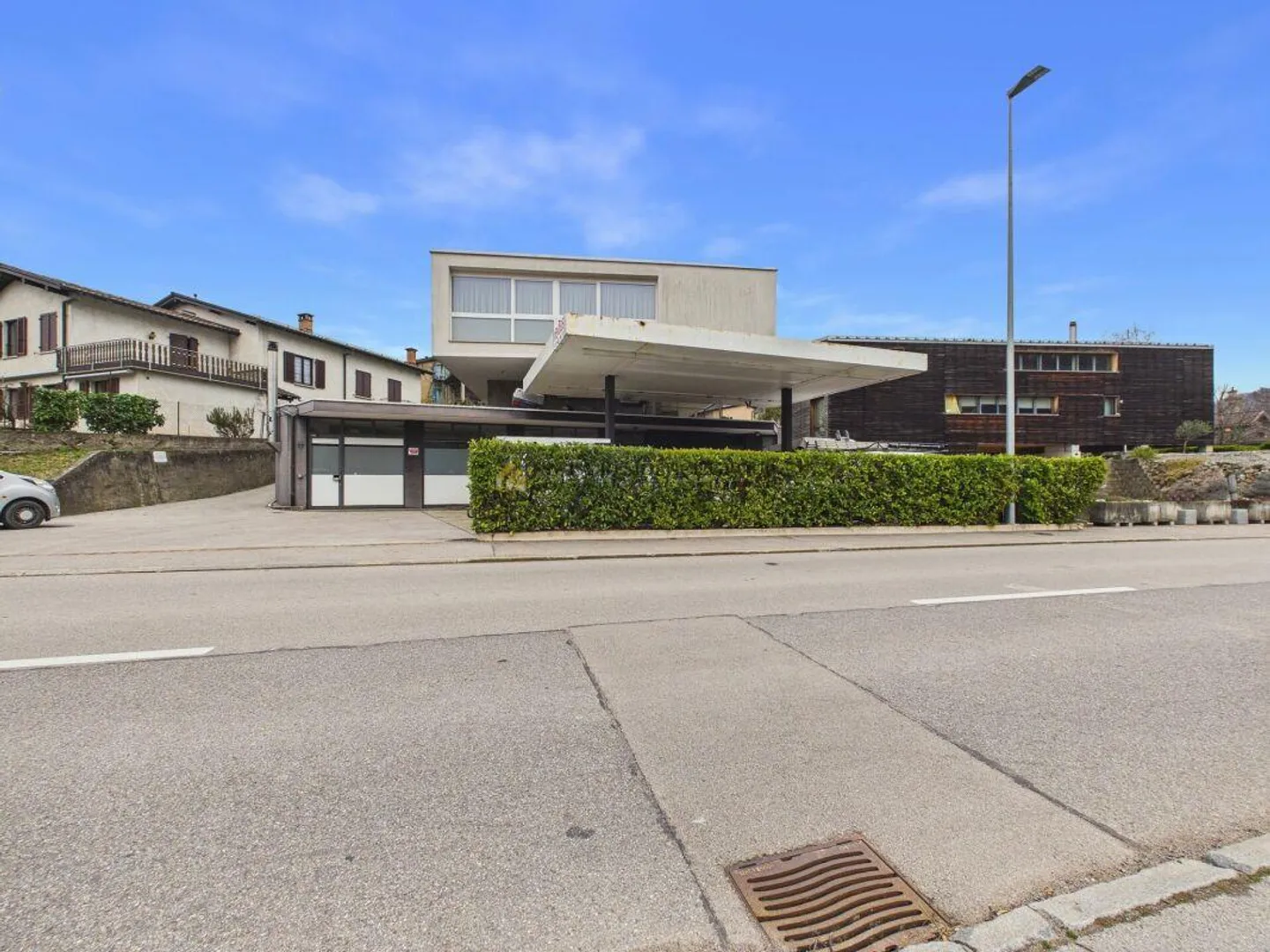 Casa con grande spazio e magazzino affittabile - eccellente opportunità ad Arzo - Foto 2 di 16