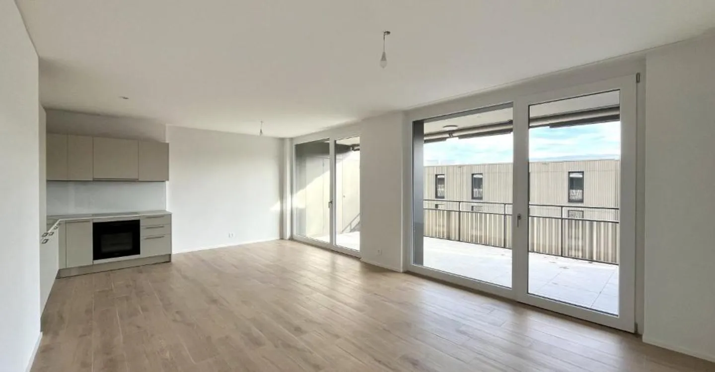 05627 - Appart. 3½ PCES - IMP. CHAMP-RIOND 10 - MATRAN - Foto 1 di 9