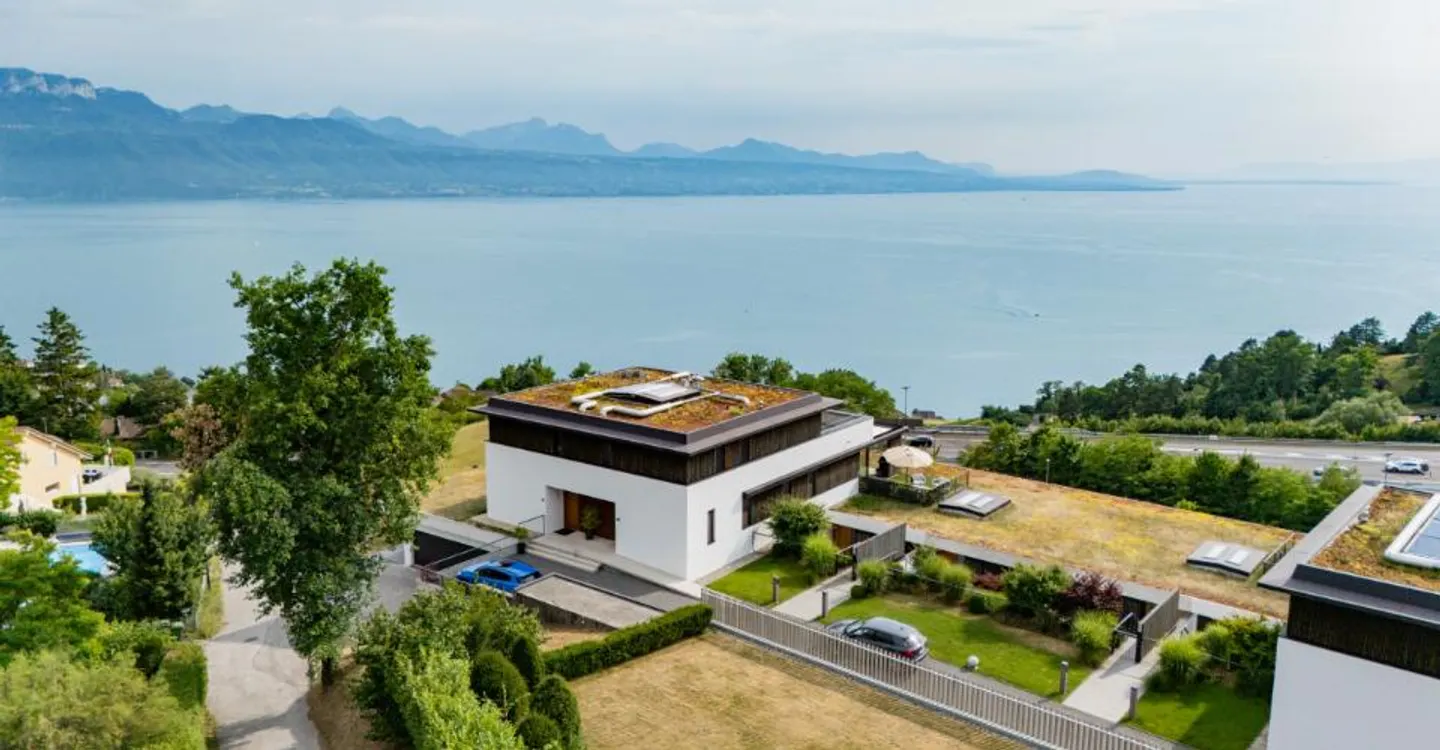 Appartement-villa en attique avec panorama d'exception sur le lac Léman - Foto 1 von 11