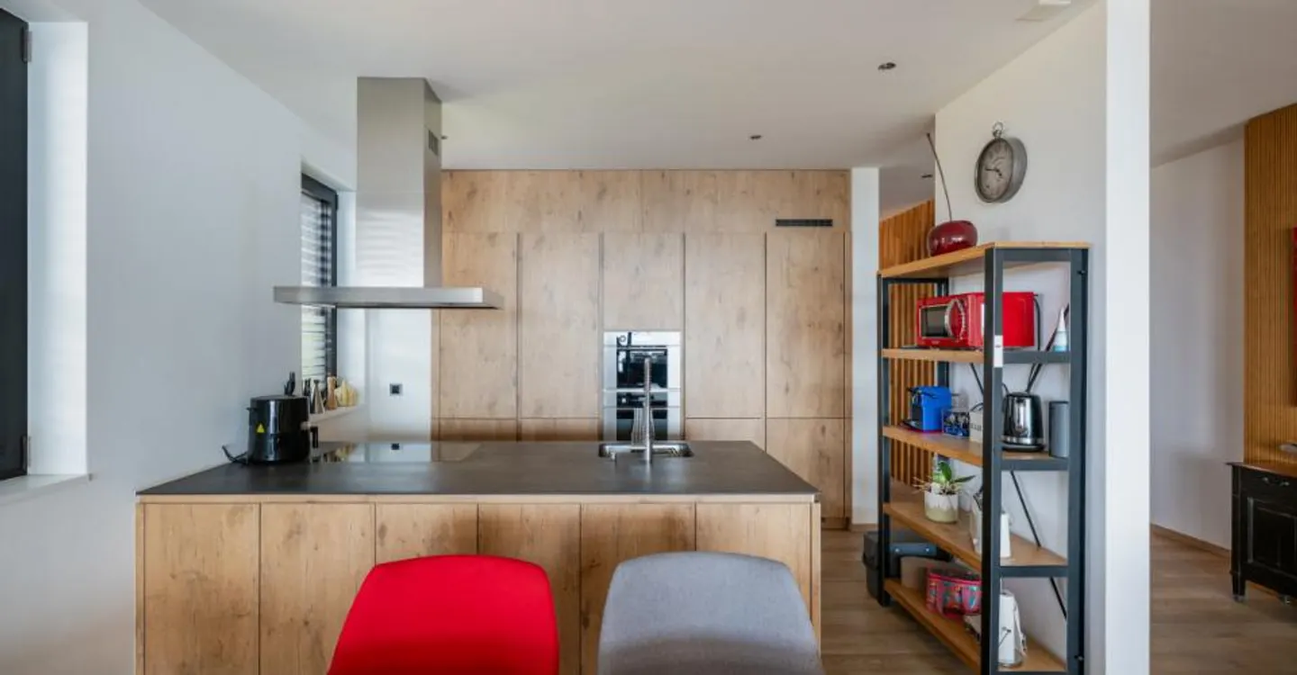 Appartement-villa en attique avec panorama d'exception sur le lac Léman - Foto 3 von 11