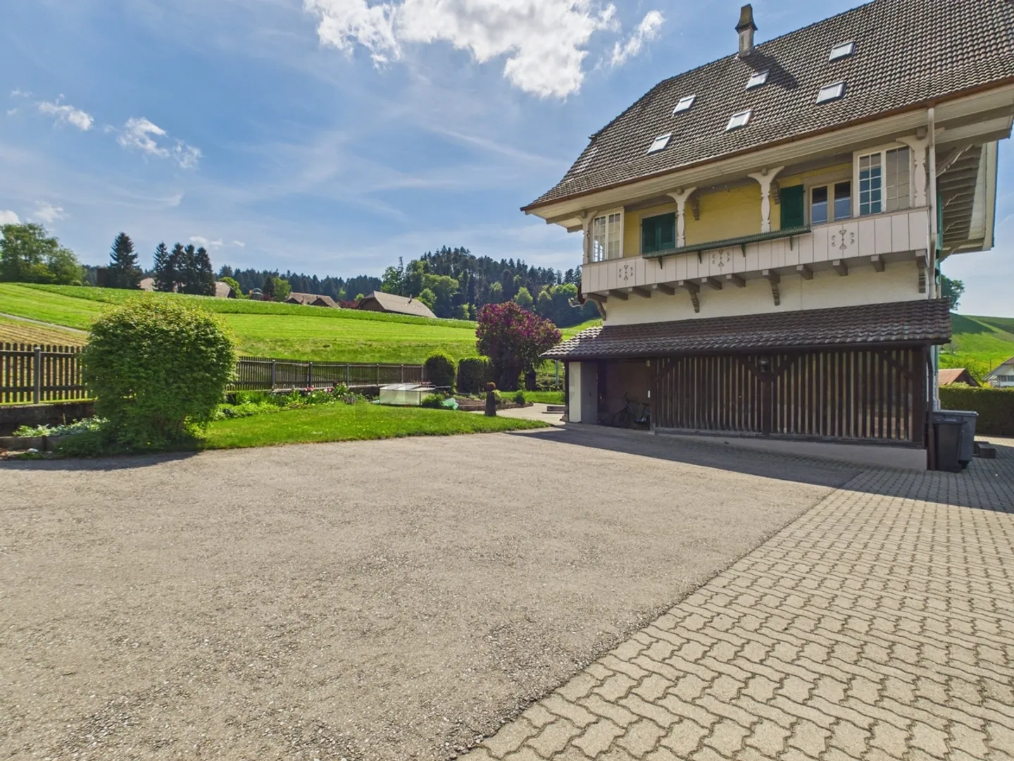 Charmante Maisonette mit Balkon - Foto 1 von 11
