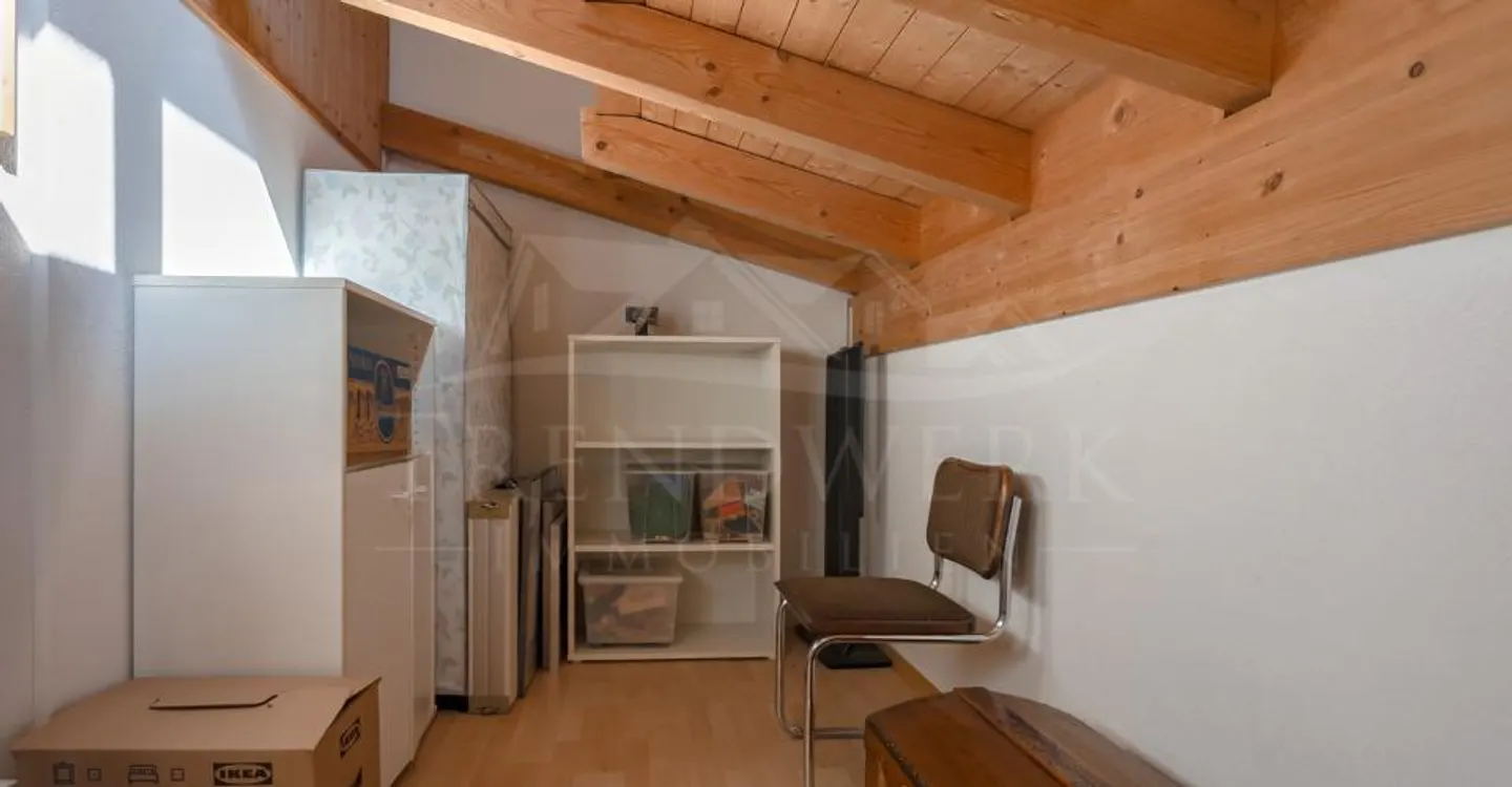 Maison jumelée spacieuse de 5 pièces avec deux places de parking à Neuenegg - Photo 8 sur 12